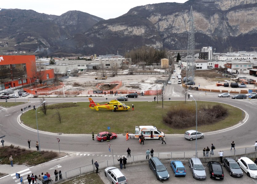 Trento-I-PATE-landing for an emergency on 20090310