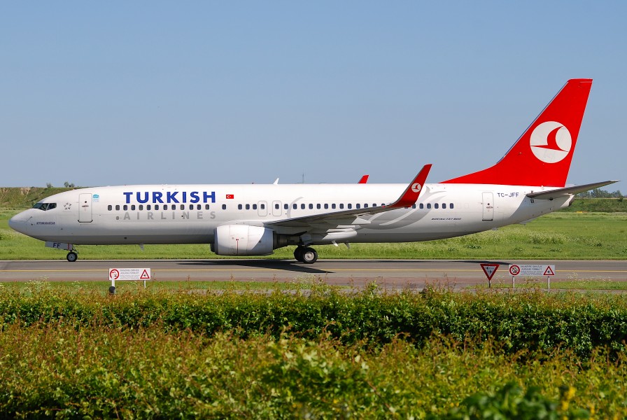 Turkish Airlines Boeing 737-800; TC-JFF@CPH;03.06.2010 574fs (4688494650)