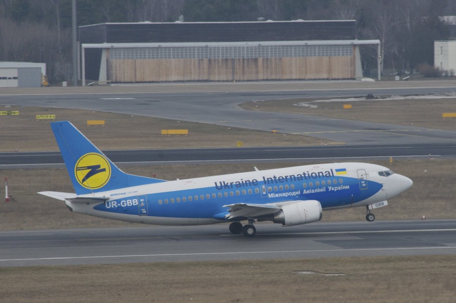 Ukraine International Airlines Boeing 737-500; UR-GBB@TXL;08.04.2013 700br (8645156278)
