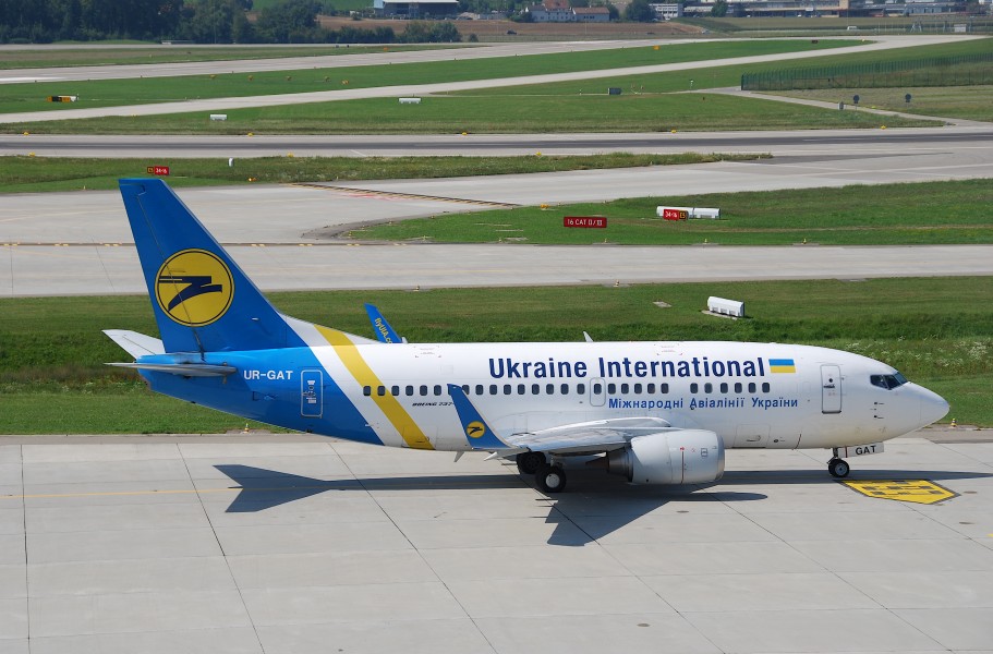 Ukraine International Boeing 737-500; UR-GAT@ZRH;20.08.2009 551dl (4327999362)