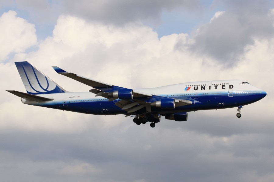 United Airlines B747-400(N104UA) (4092737450)