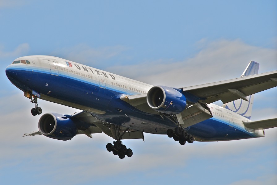 United Airlines Boeing 777-222ER, N785UA@LHR,05.08.2009-550ci - Flickr - Aero Icarus