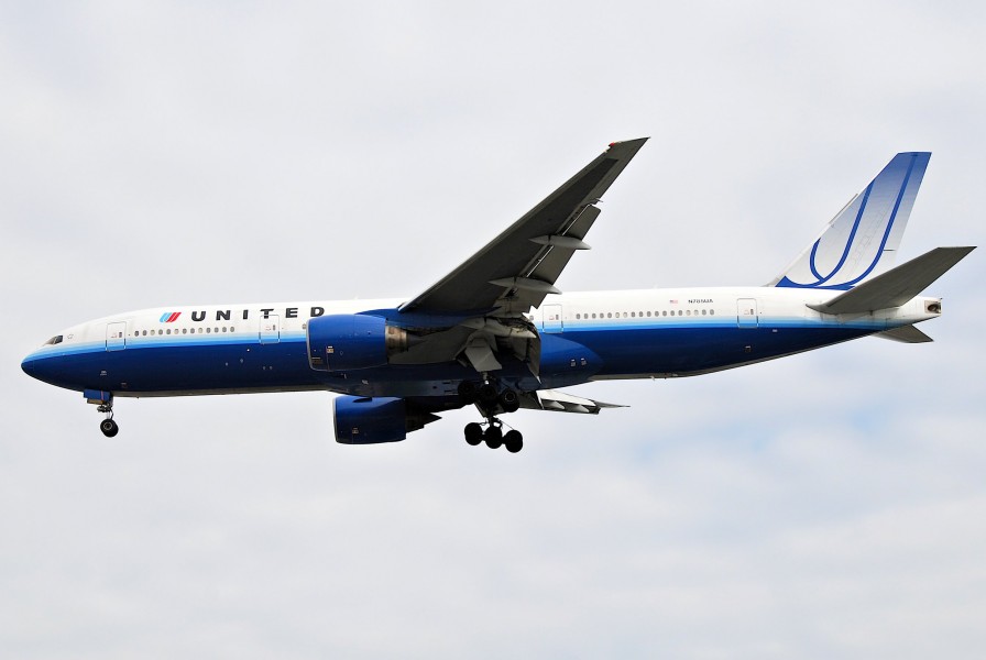 United Airlines Boeing 777-222ER, N785UA@LHR,05.08.2009-550ck - Flickr - Aero Icarus