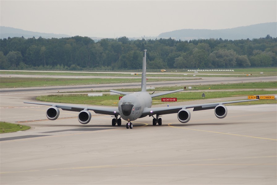 United States Air Force (USAF) Boeing KC-135R, 57-1488@ZRH,22.08.2008-527fe - Flickr - Aero Icarus