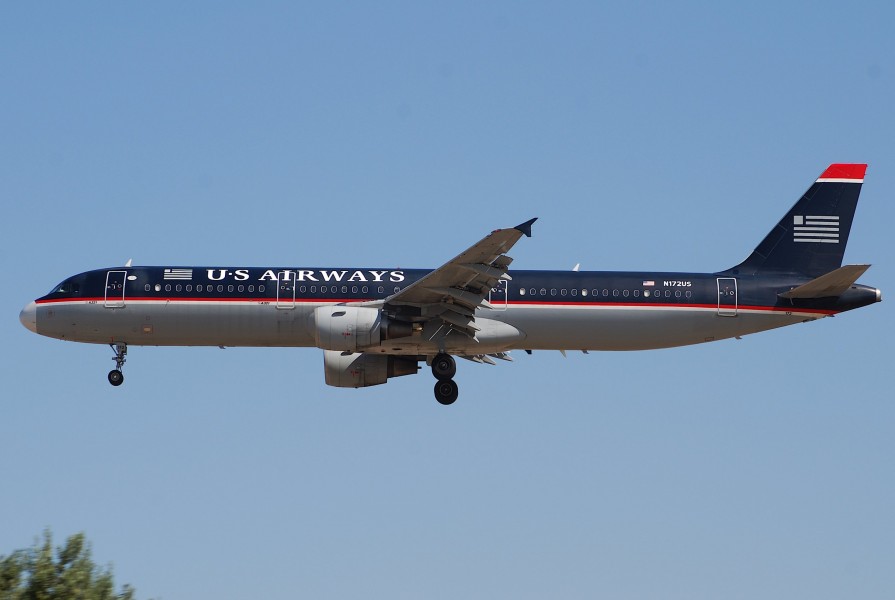 US Airways Airbus A321-211; N172US@LAX;19.04.2007 465kl (4264387086)