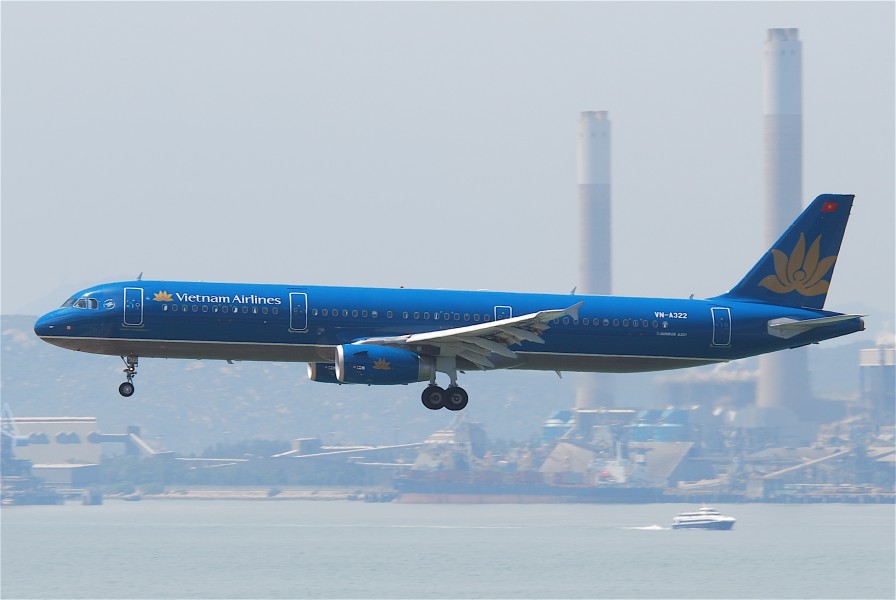 Vietnam Airlines Airbus A321-231; VN-A322@HKG;31.07.2011 614mp (6052678103)
