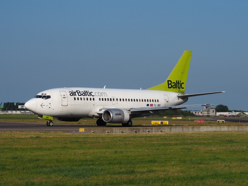 YL-BBE Air Baltic Boeing 737-53S - cn 29073 taxiing 18july2013 pic-003