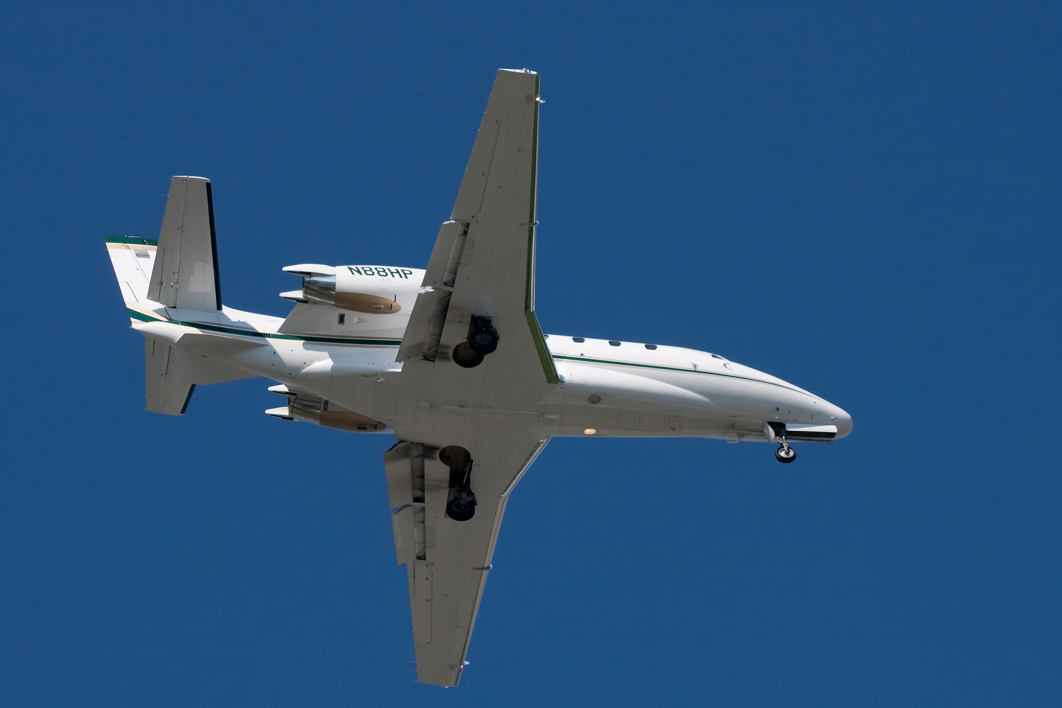 Private - Cessna 560XL - N88HP (3525005691)