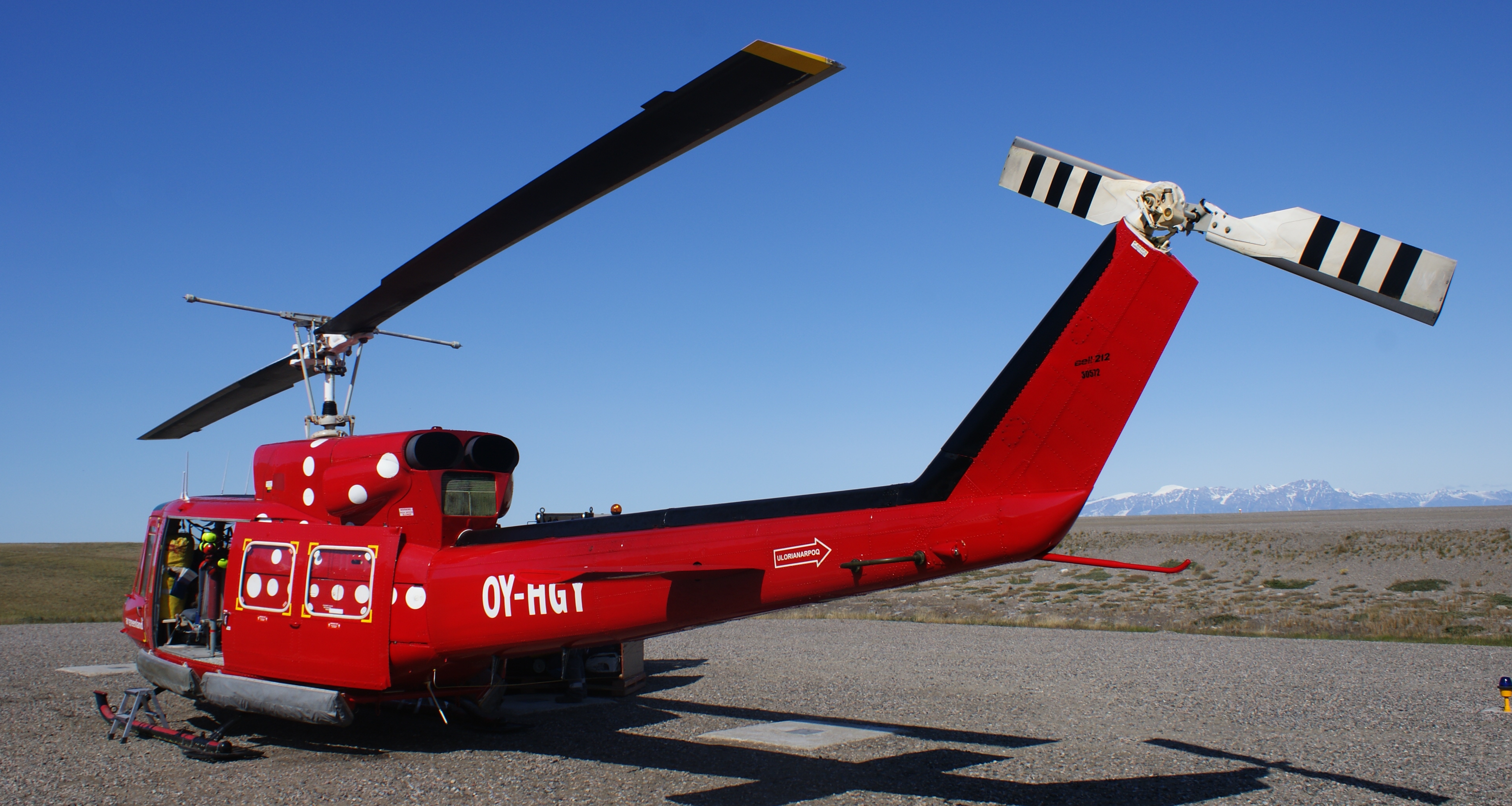 Qaarsut-airport-bell212