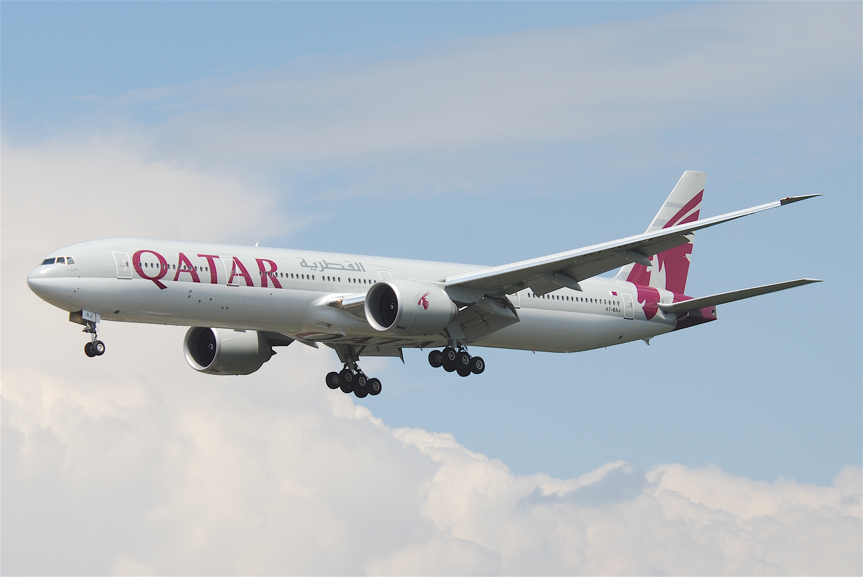Qatar Airways Boeing 777-3DZER; A7-BAJ@FRA;06.07.2011 603nh (5915954875)