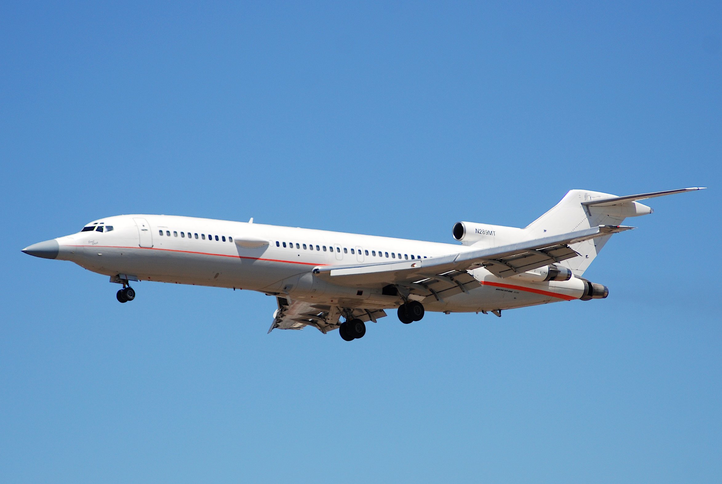 Raytheon Boeing 727-223; N289MT@LAX;18.04.2007 463ni (4271172348)