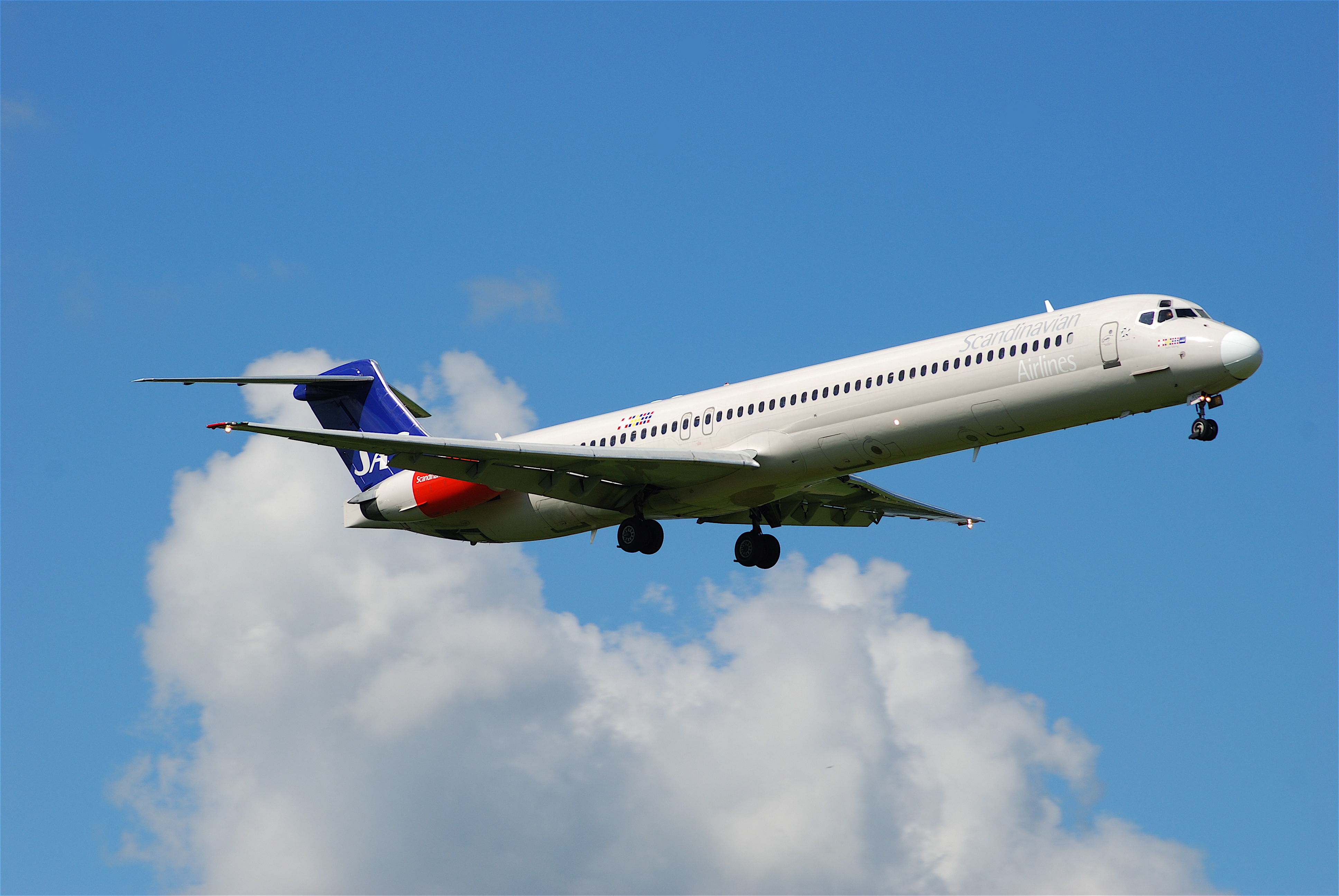 SAS McDonnell Douglas MD-82, LN-ROS@ZRH,09.08.08-525ah - Flickr - Aero Icarus
