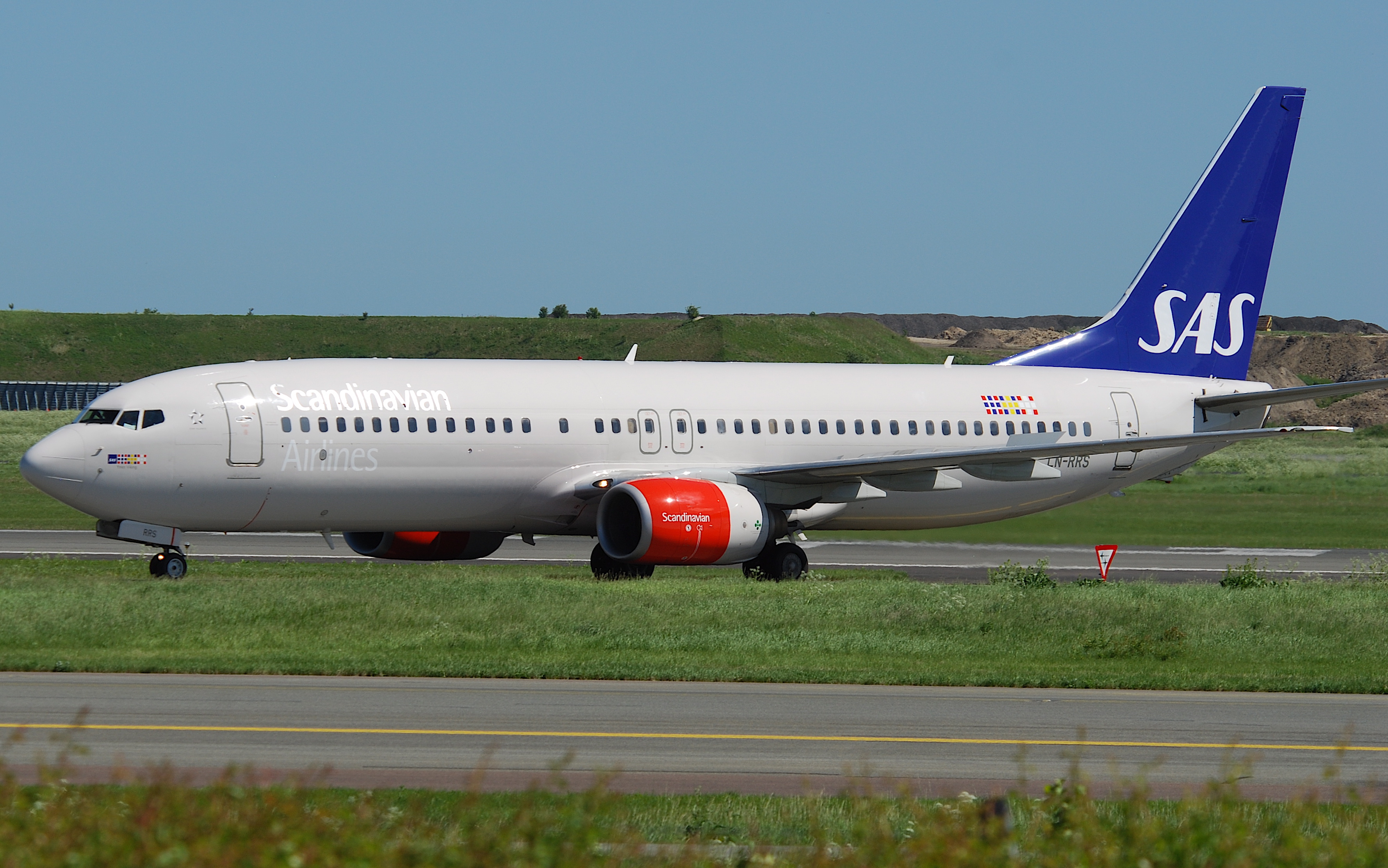 Scandinavian Airlines Boeing 737-800; LN-RRS@CPH;03.06.2010 574cs (4688001979) (2)