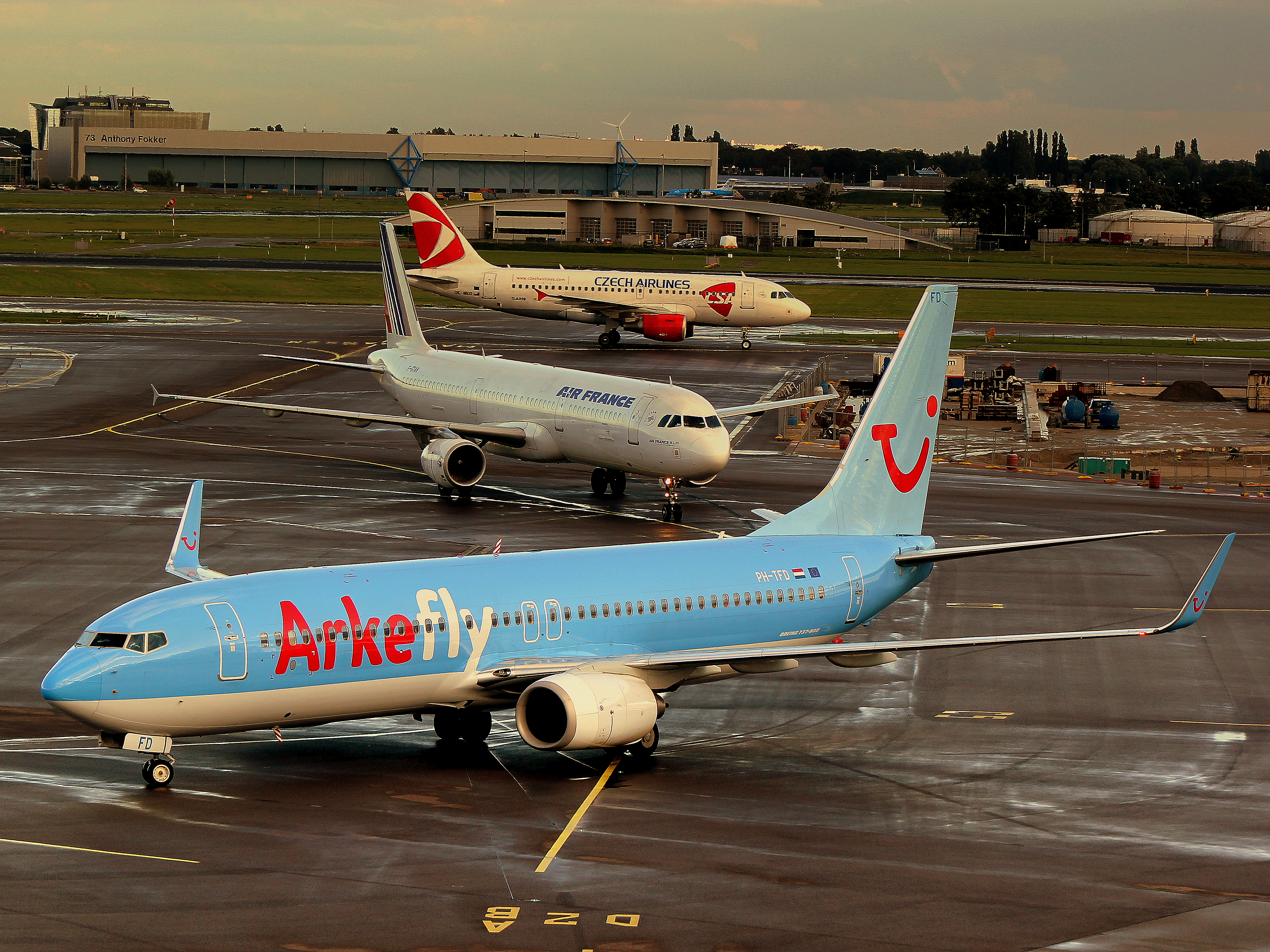 SCHIPOL AIRPORT AMSTERDAM SEP 2012 (8027826943)