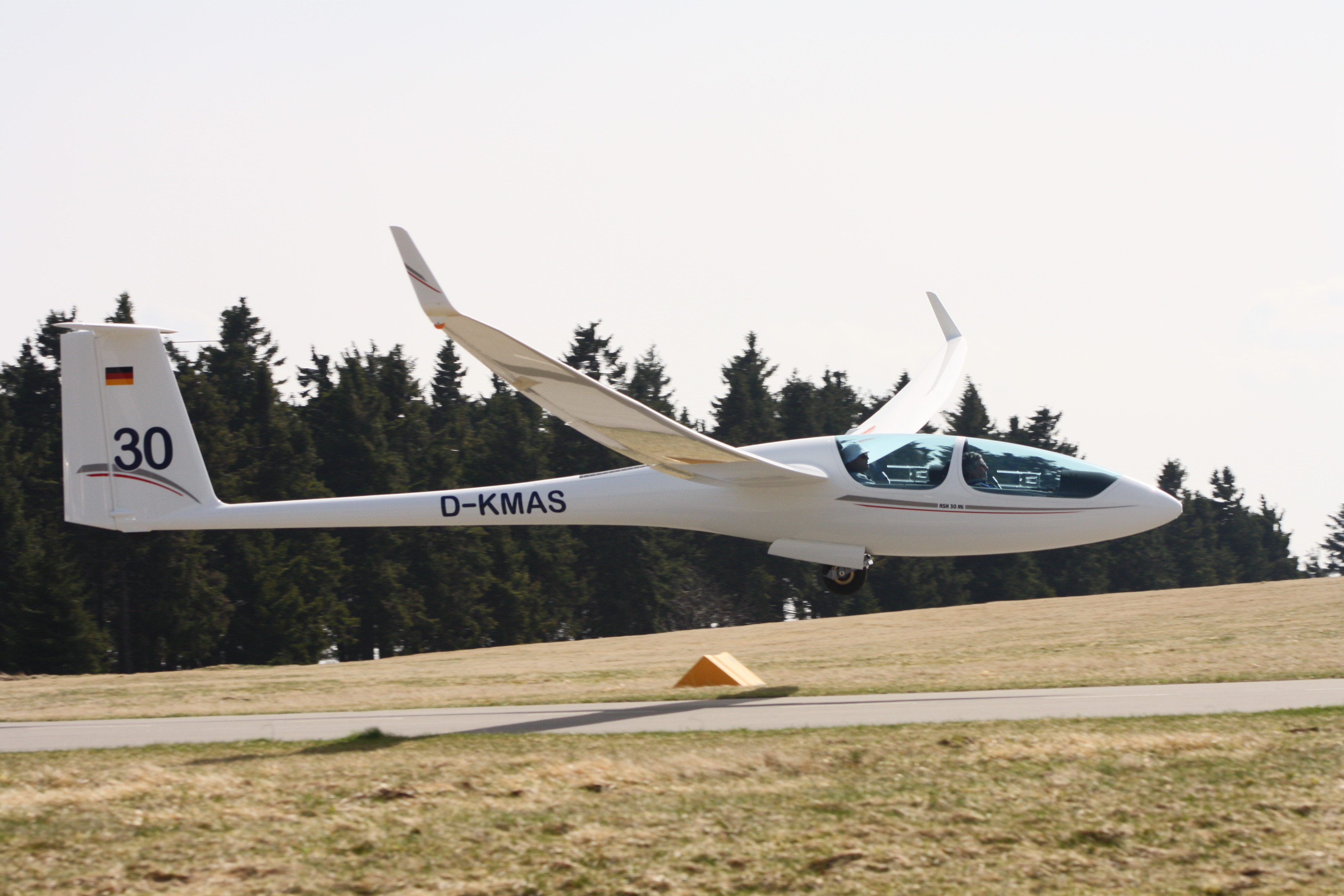 Schleicher ASH 30 Mi 20110407 133233