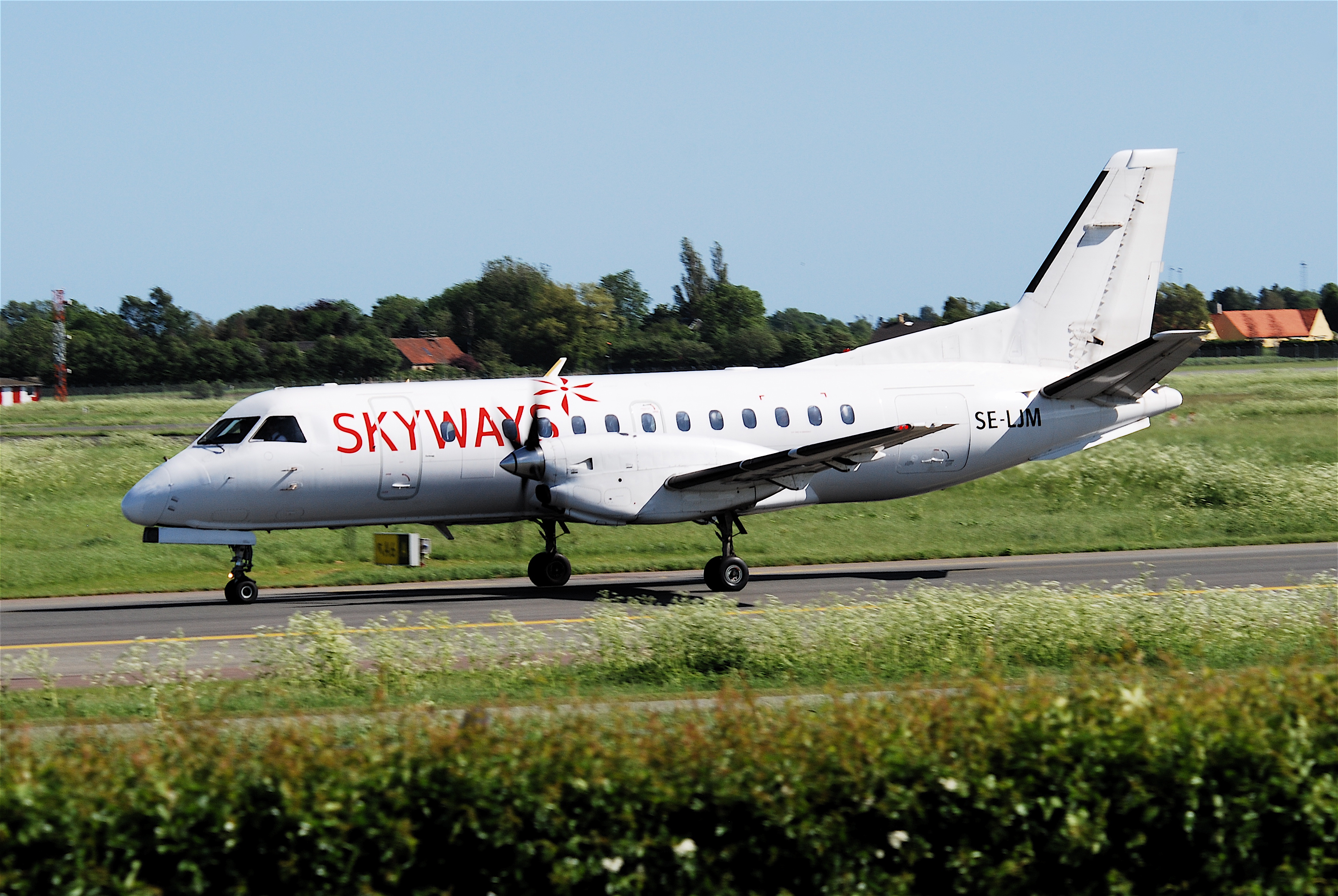 Skyways Saab 340; SE-LJM@CPH;03.06.2010 574fo (4687854769)