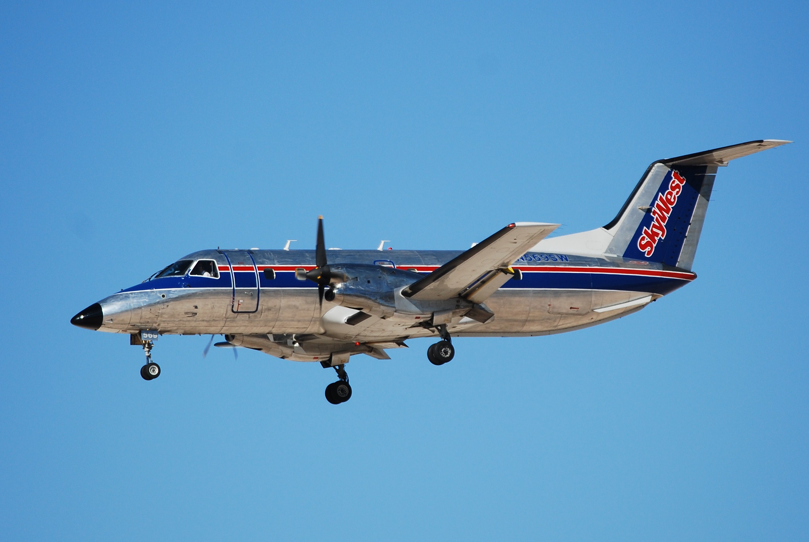 SKYWEST (2322623463)