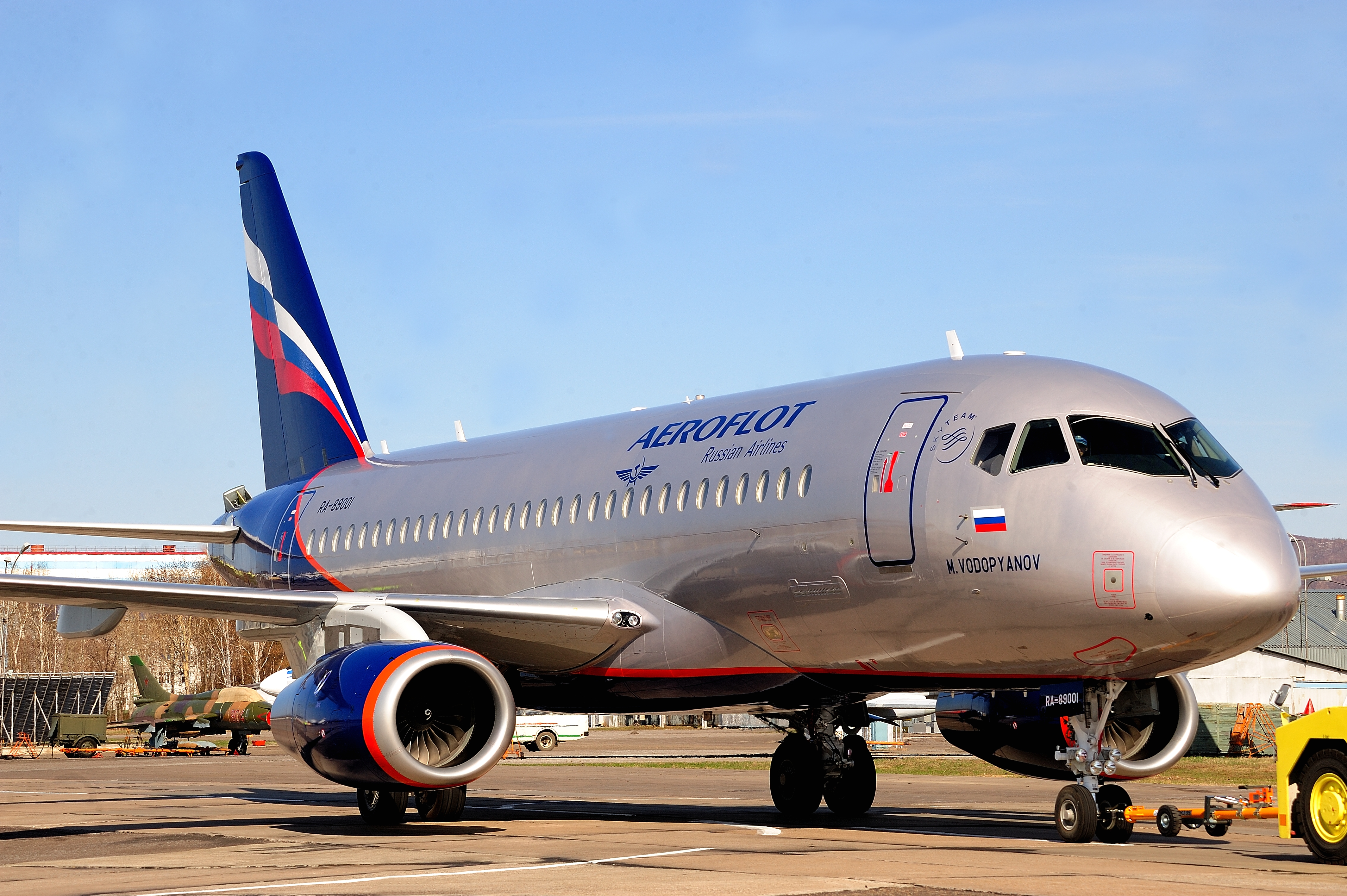 SSJ100 Mikhail Vodopyanov (6081951485)