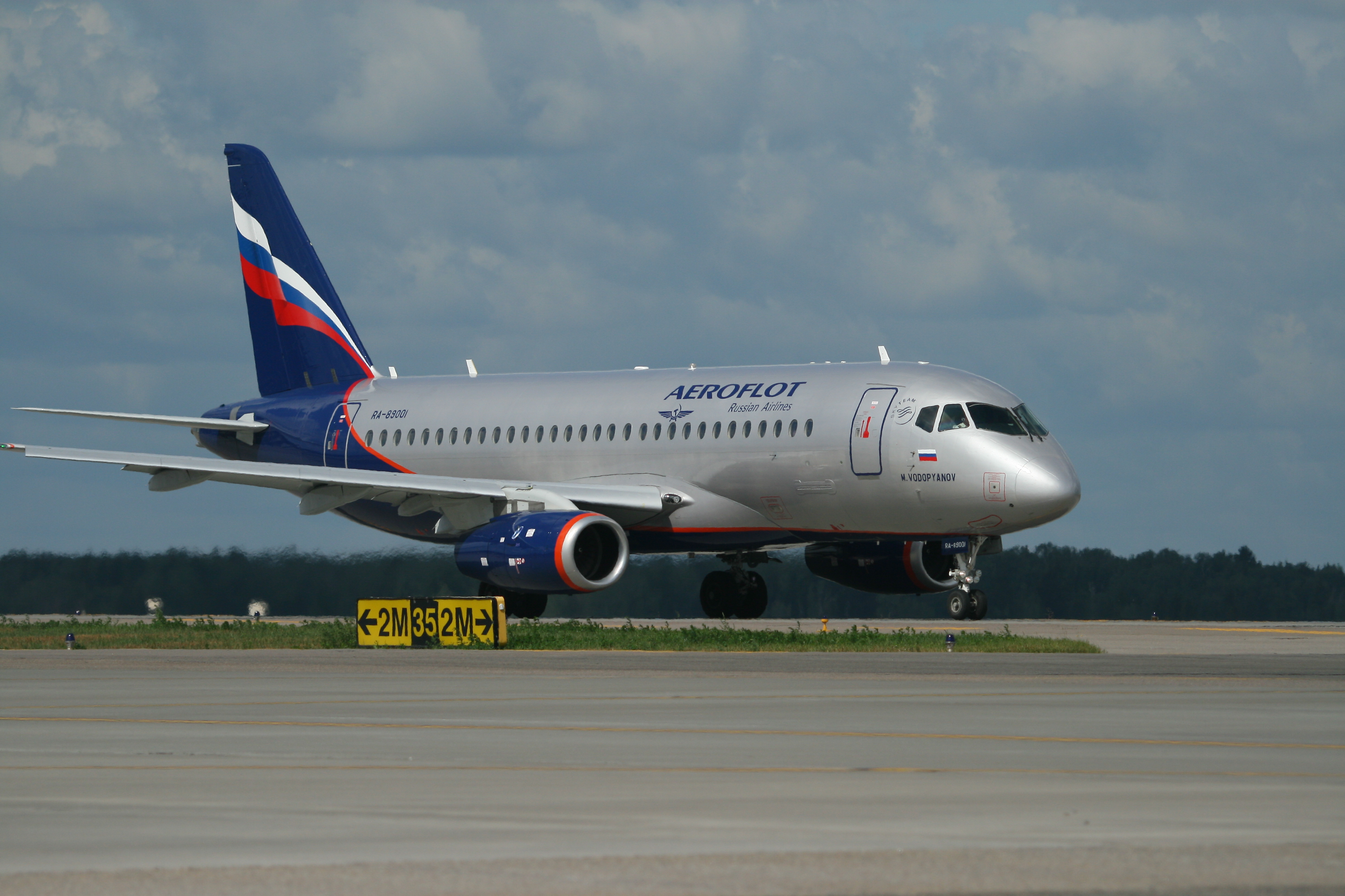 SSJ100 Mikhail Vodopyanov (6081953425)
