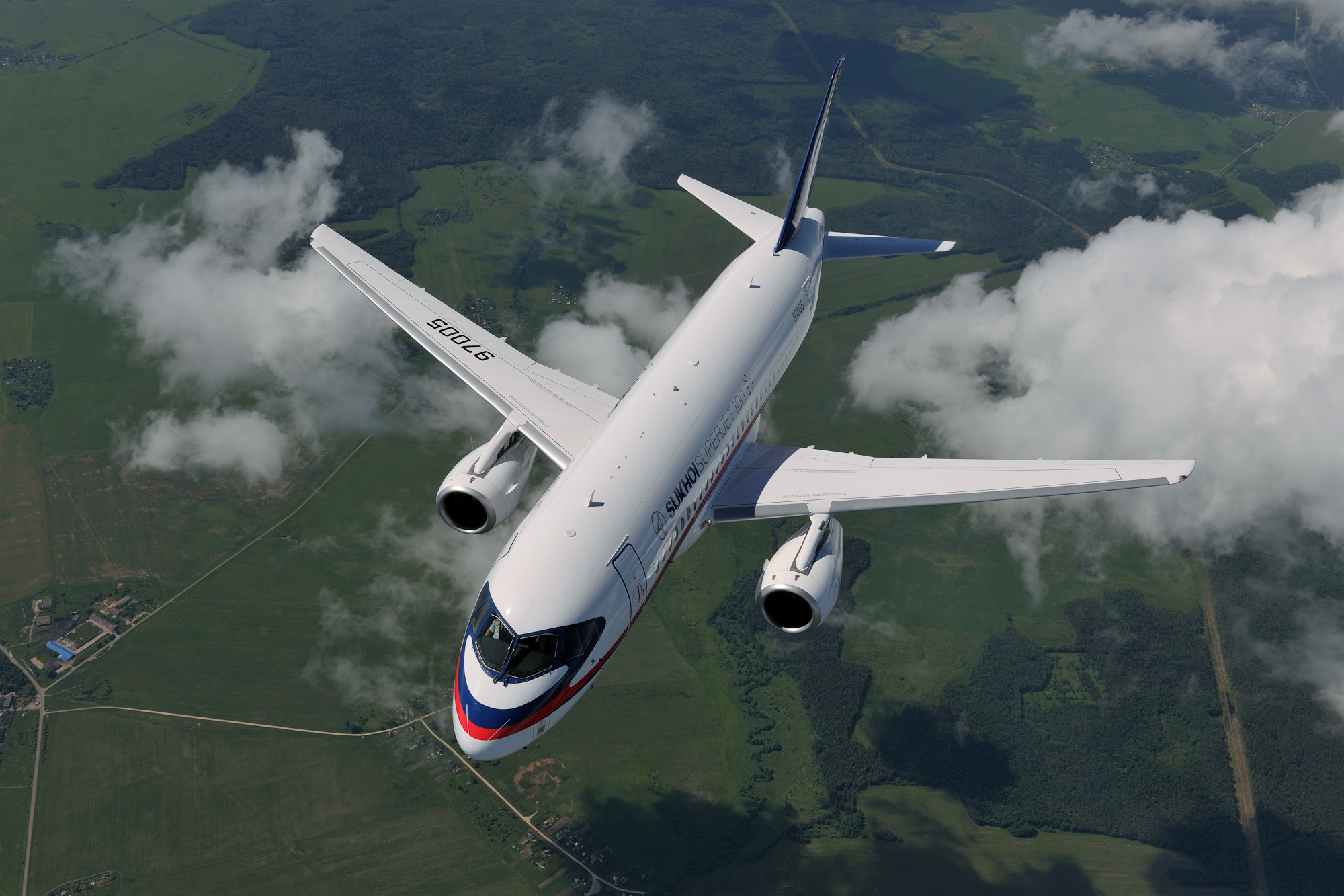 Sukhoi Superjet 100 (5096153905)