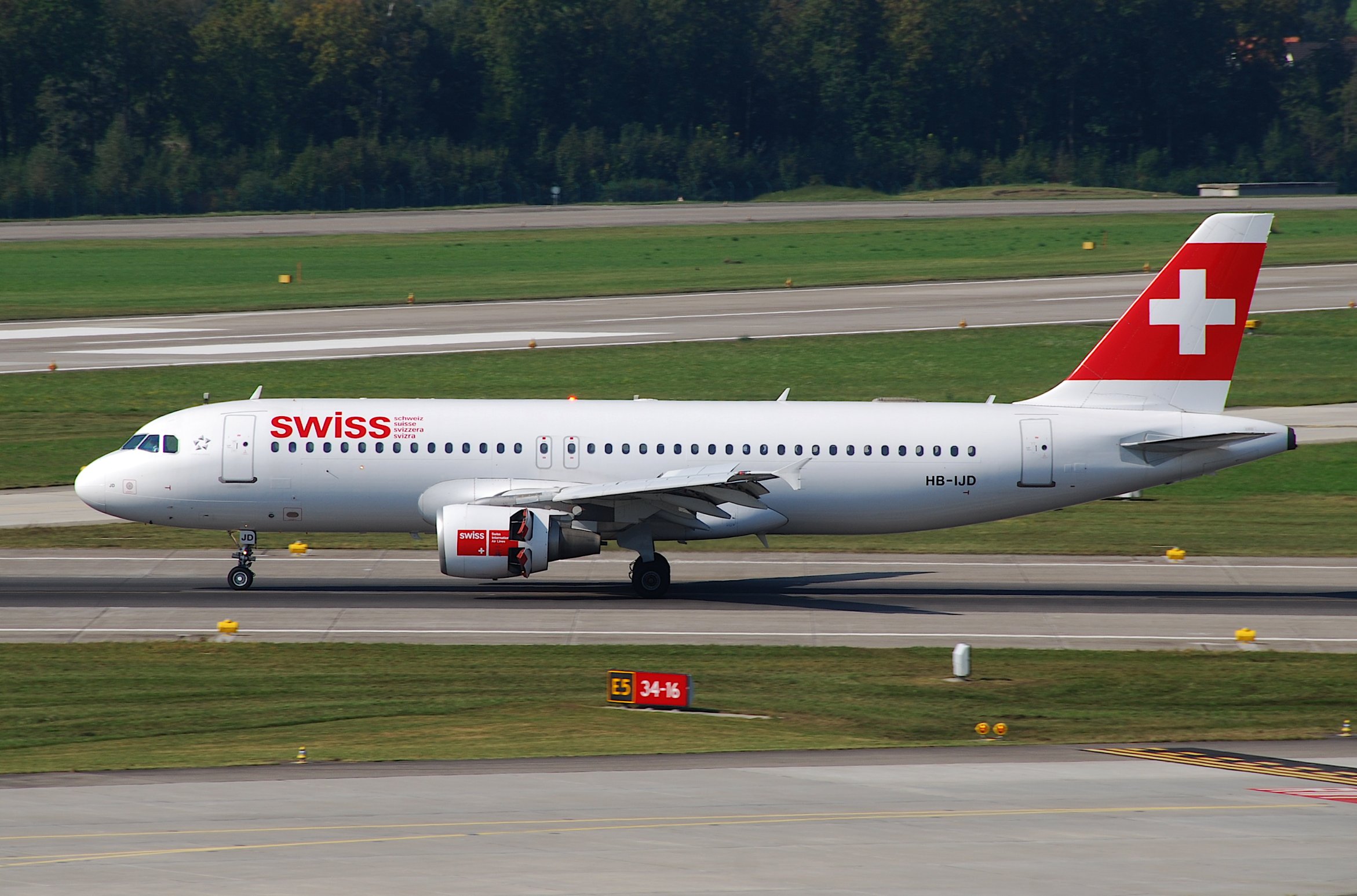 Swiss Airbus A320-214; HB-IJD@ZRH;10.09.2009 555de (4329657177)