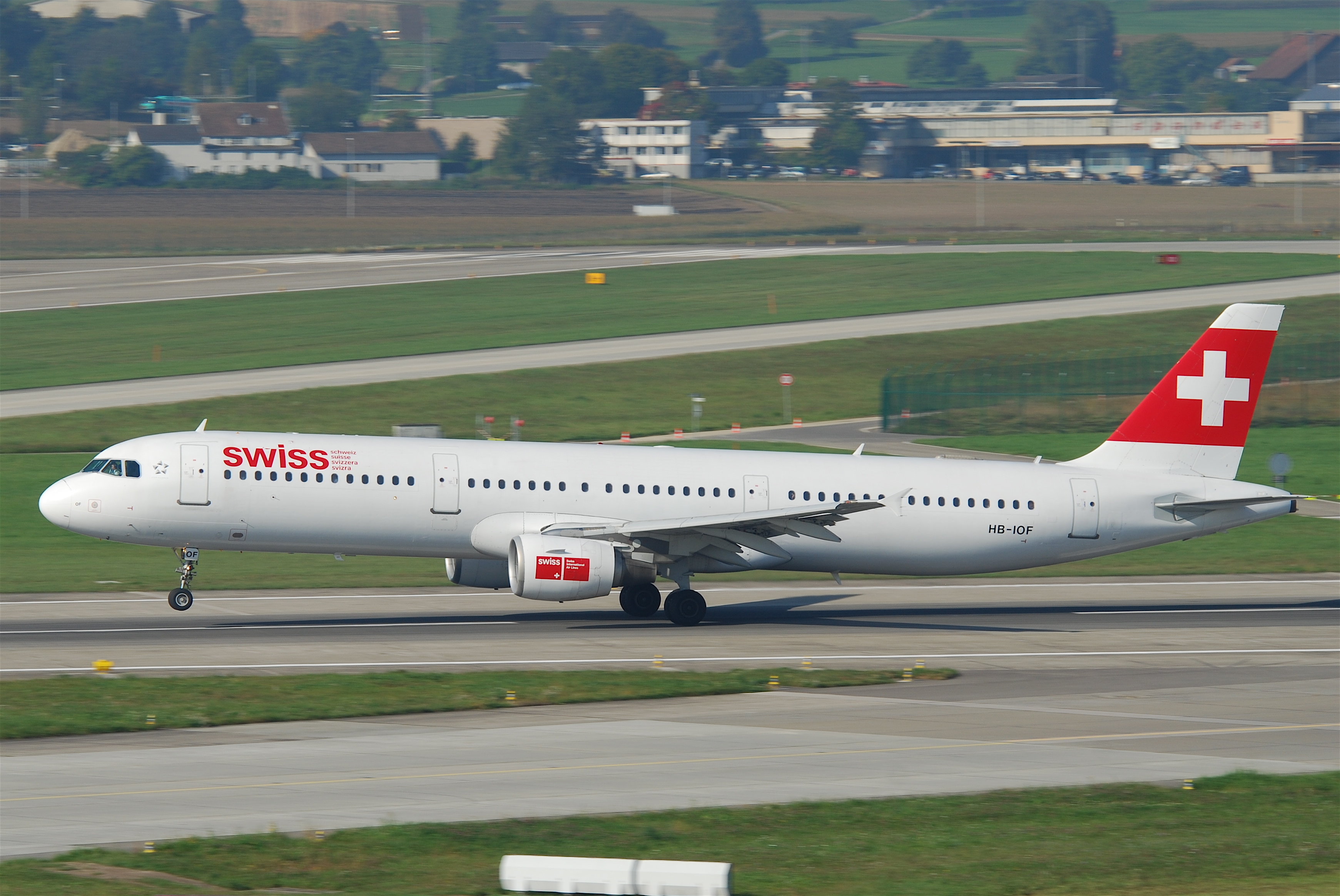 Swiss Airbus A321; HB-IOF@ZRH;22.09.2010 586ar (5017855394)