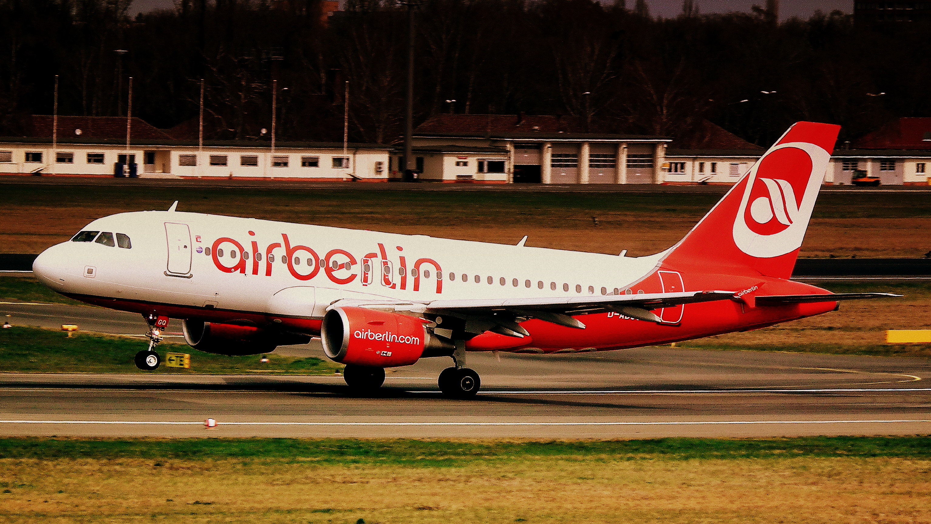 TEGAL FLUGHAFEN GERMANY APRIL 2012 (6948361798)