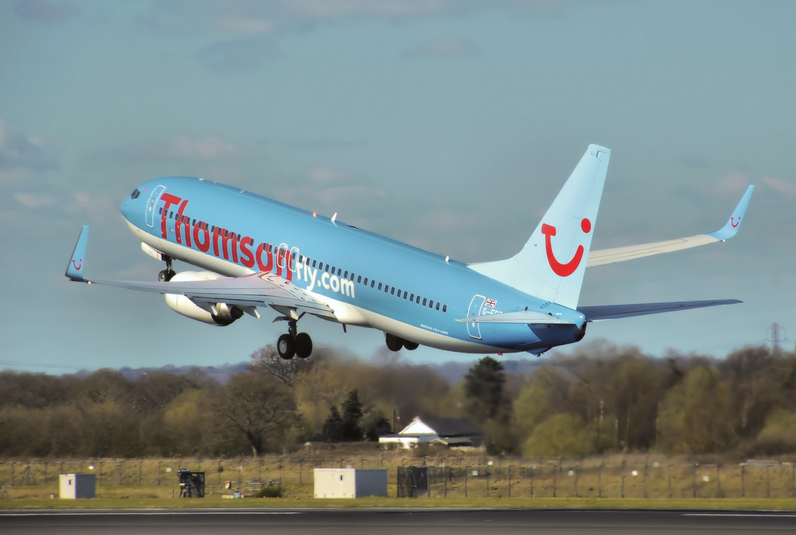 Thomson airways b737-800 g-fdzj takeoff manchester arp