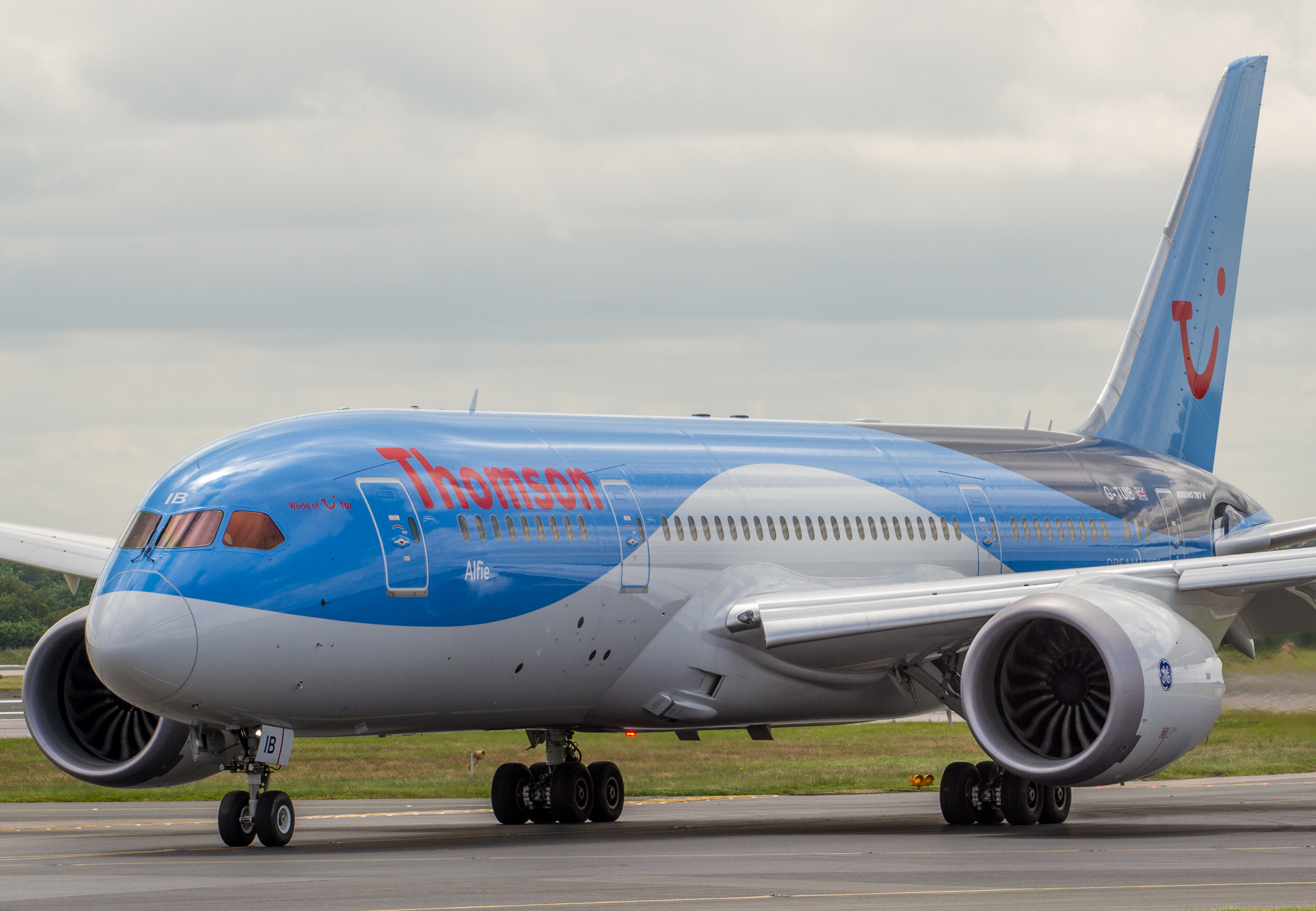Thomson B787 Dreamliner G-TUIB (9177614714)