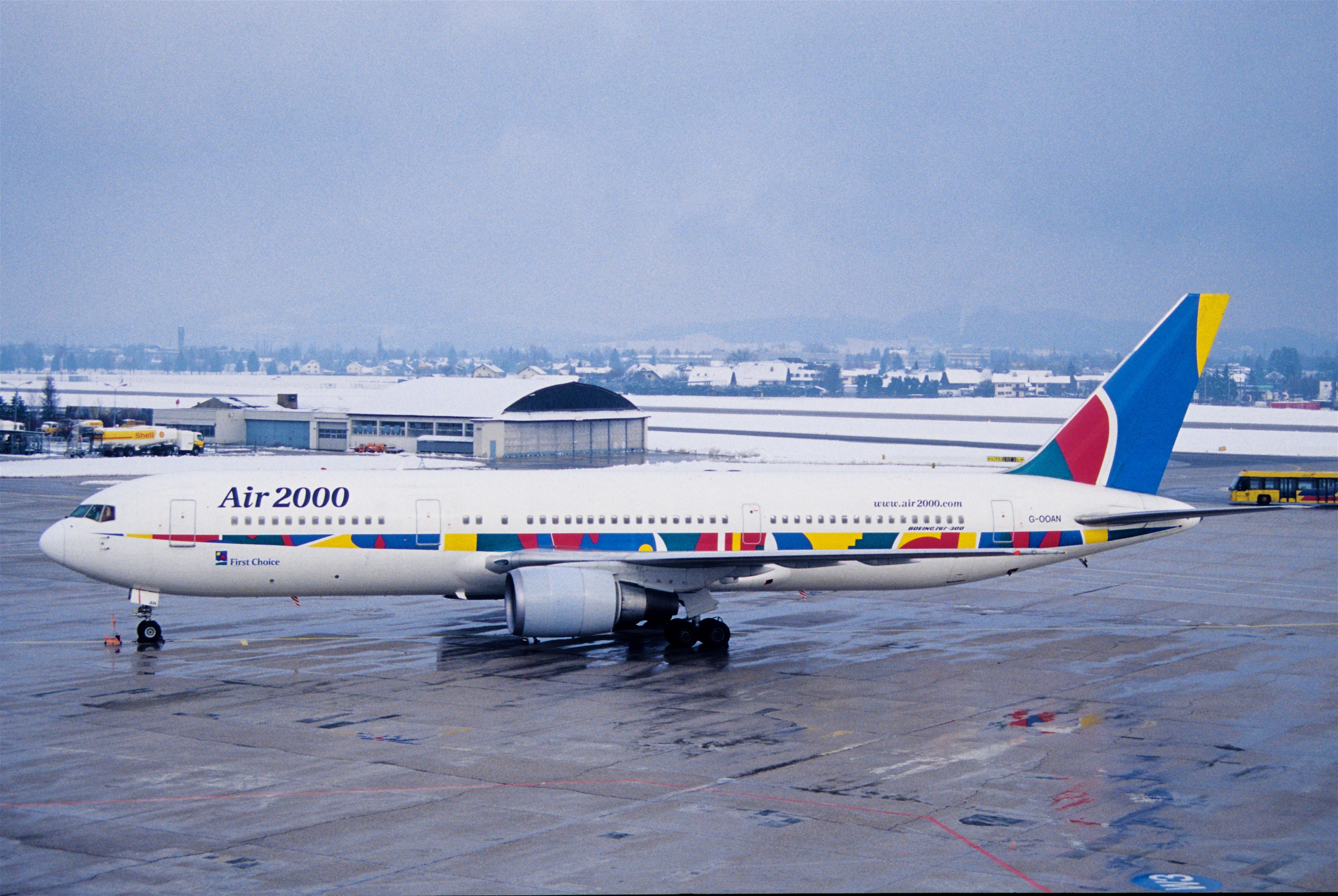 204aw - Air 2000 Boeing 767-300, G-OOAN@SZG,25.1.2003 - Flickr - Aero Icarus