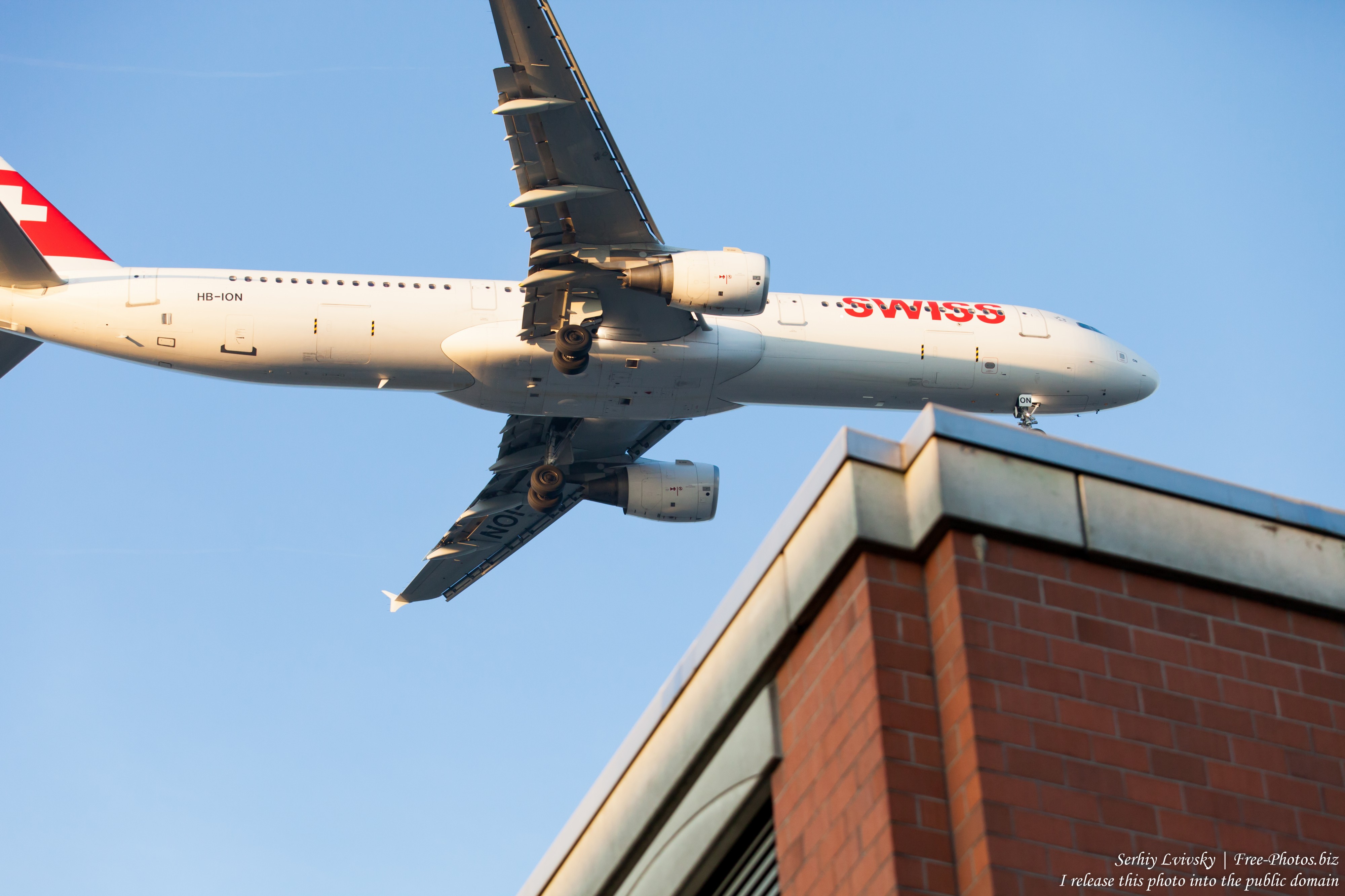 a Swiss Air Lines airplane near Zurich airport in December 2015 photographed by Serhiy Lvivsky, picture 13