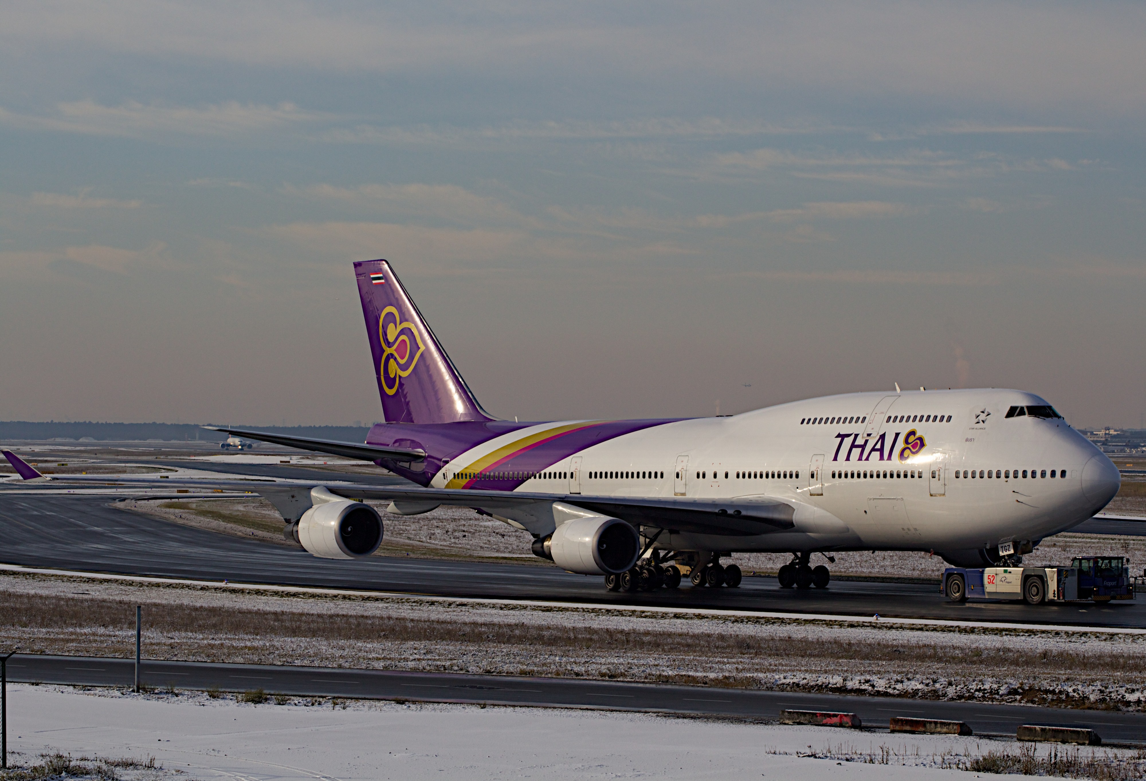 Boeing 747 (9327935275)