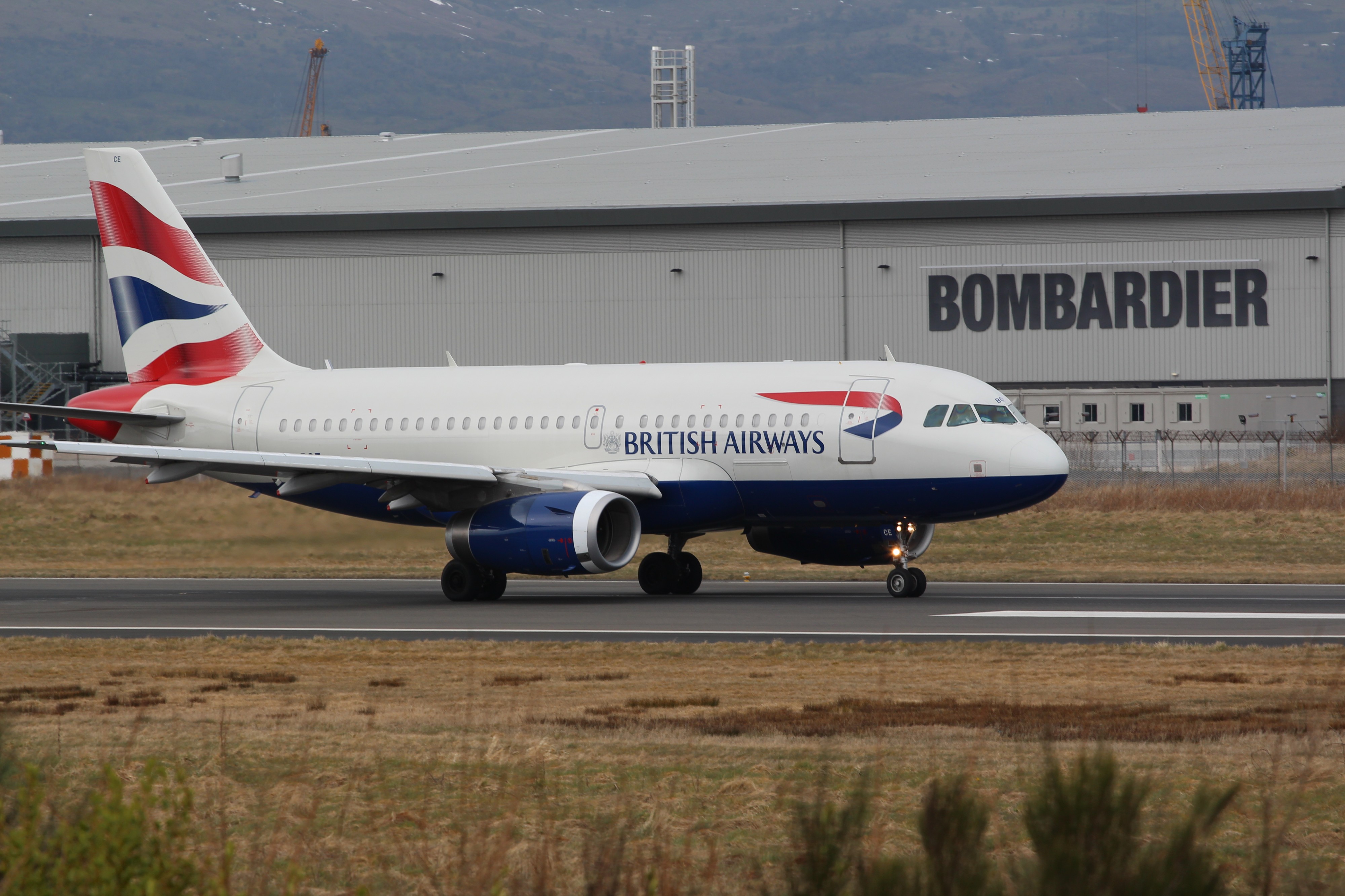 British Airways (G-DBCE), Belfast City Airport, April 2013 (01)