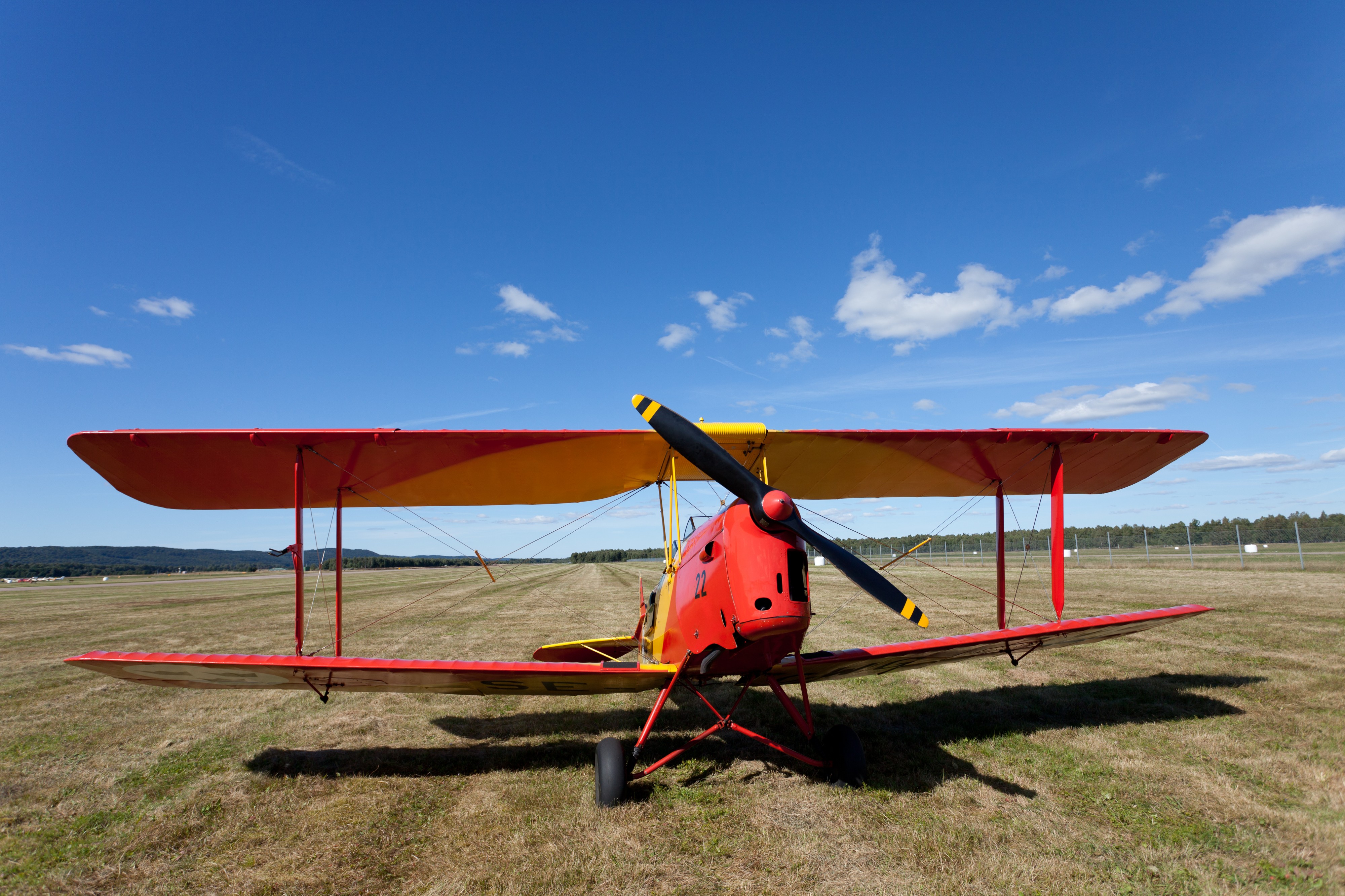 De Havilland Tiger Moth on land @ Ljungbyhed 02