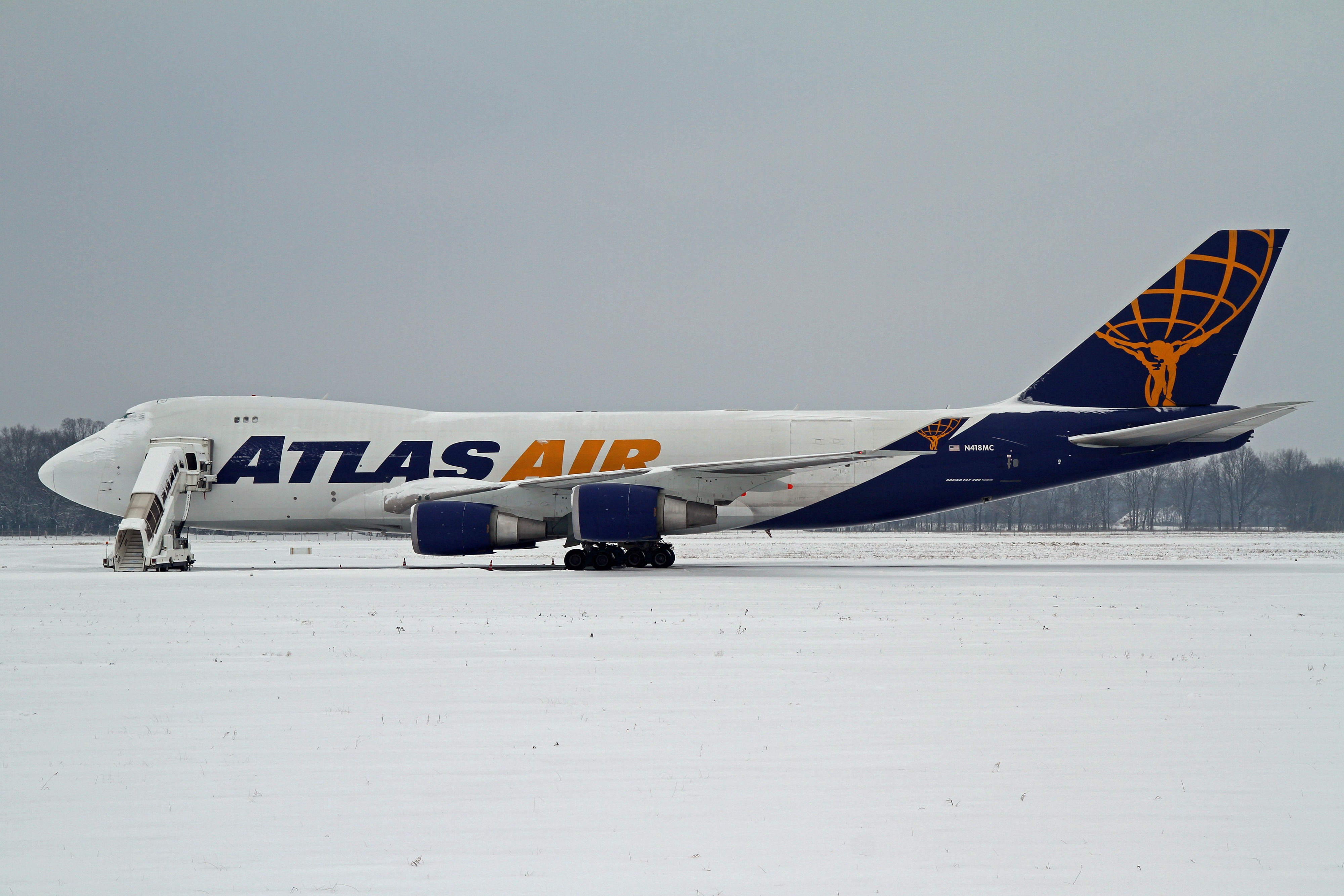 N418MC (5274052048) (2)