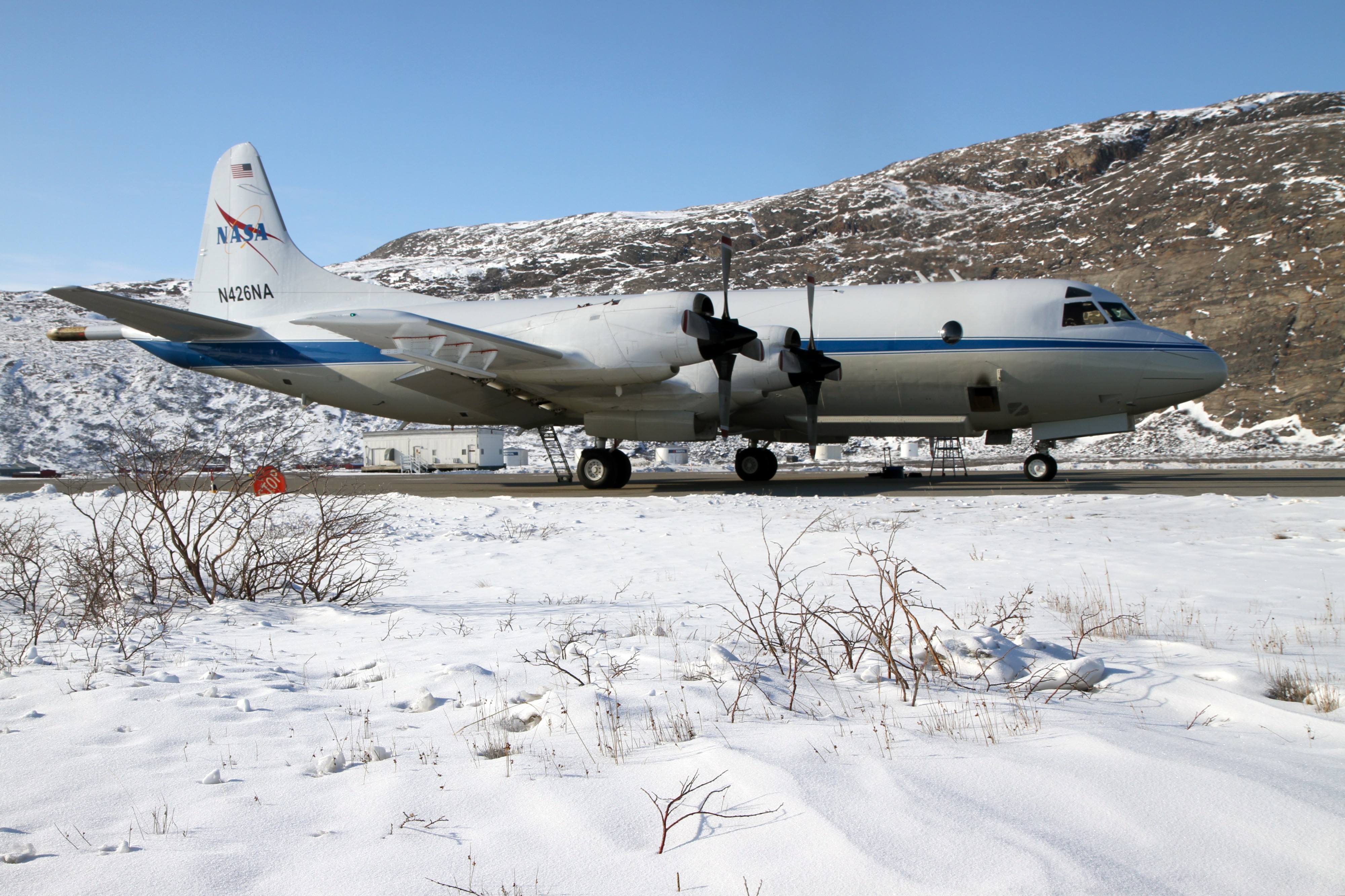 P-3 on the Ramp in Kangerlussuaq (5589976906)