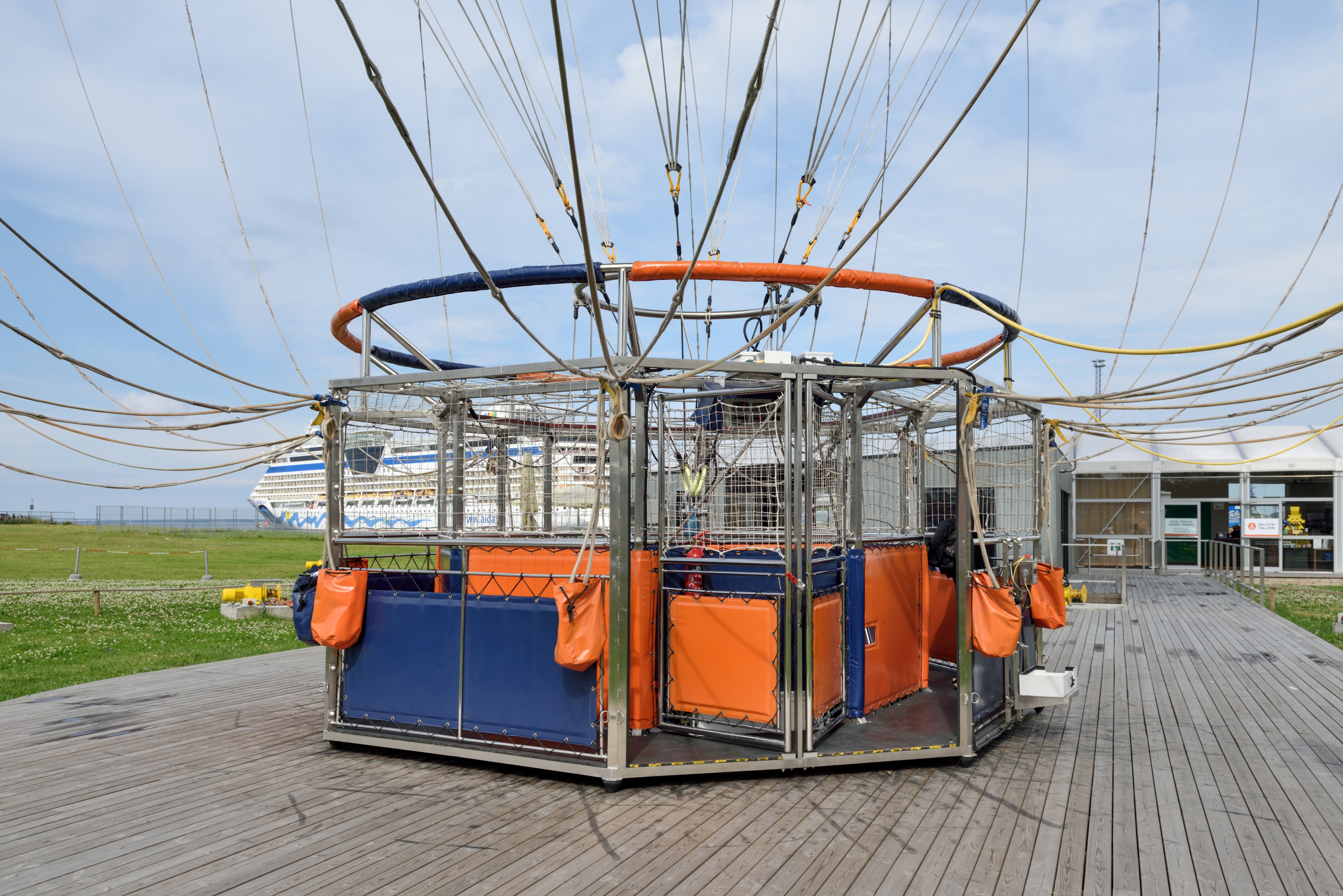 Tallinn Balloon Gondola