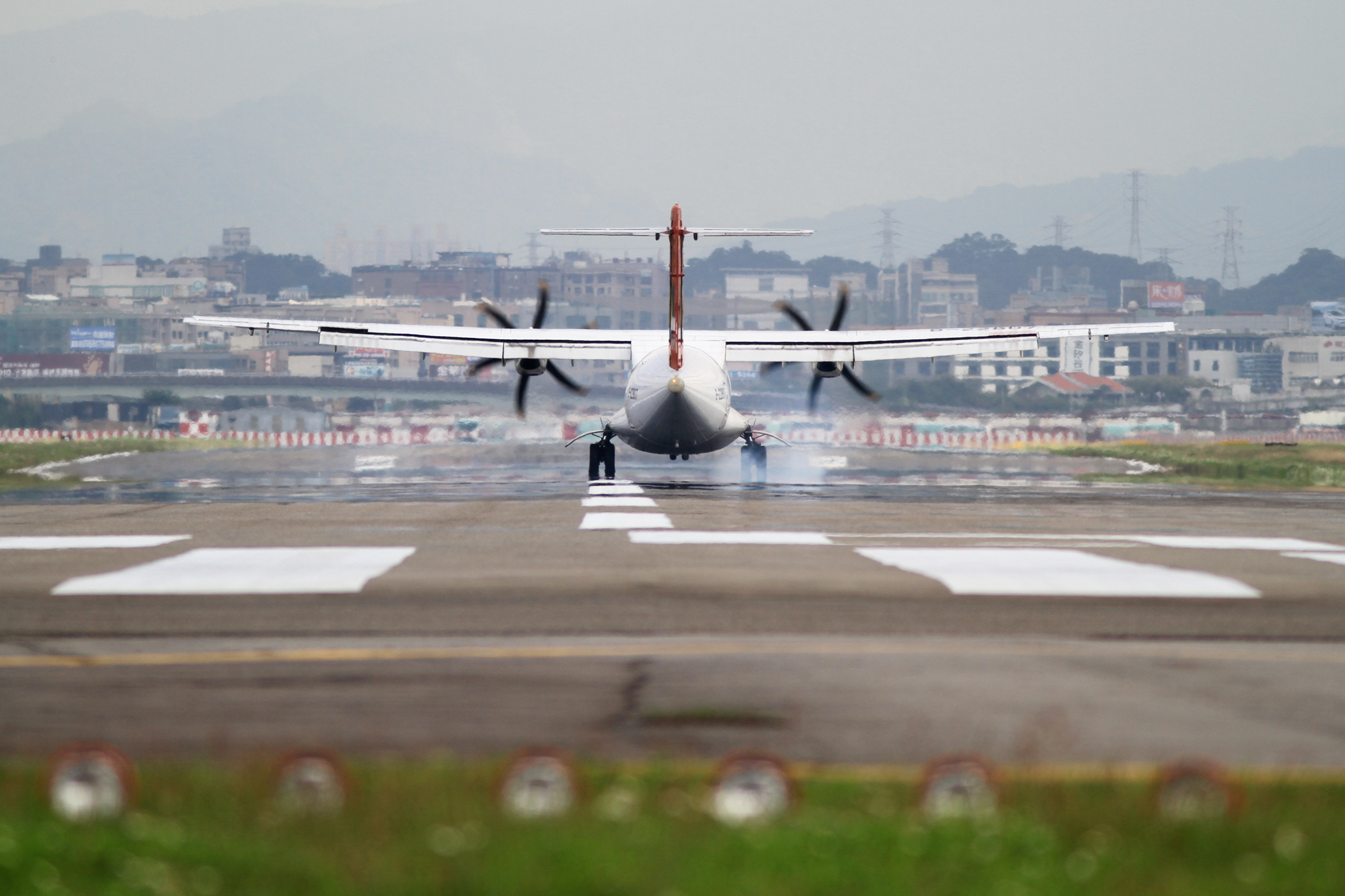 Transasia Airways ATR72-212A(B-22807) (4348326167)