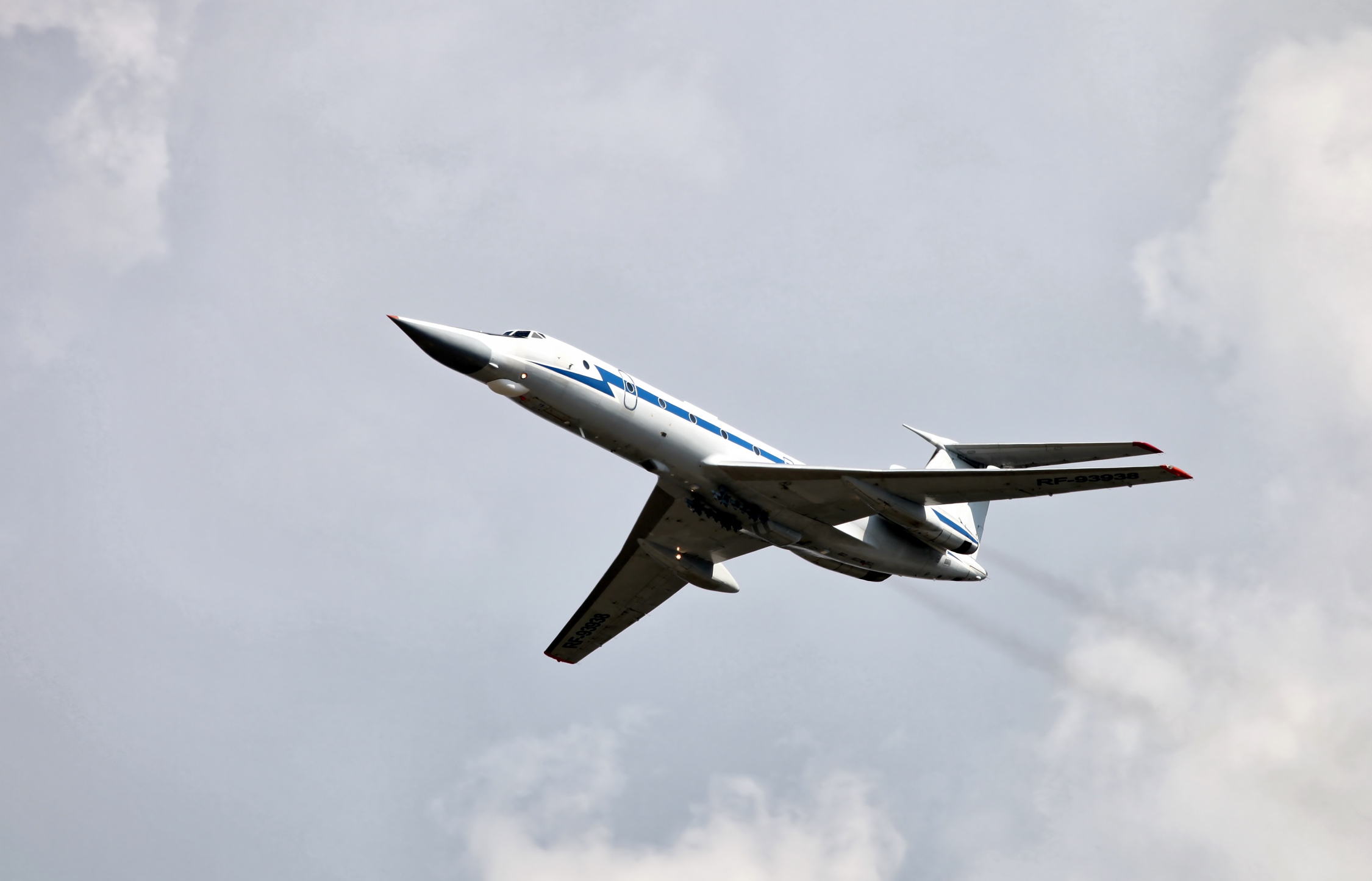 Tupolev Tu-134UBK in flight (1)