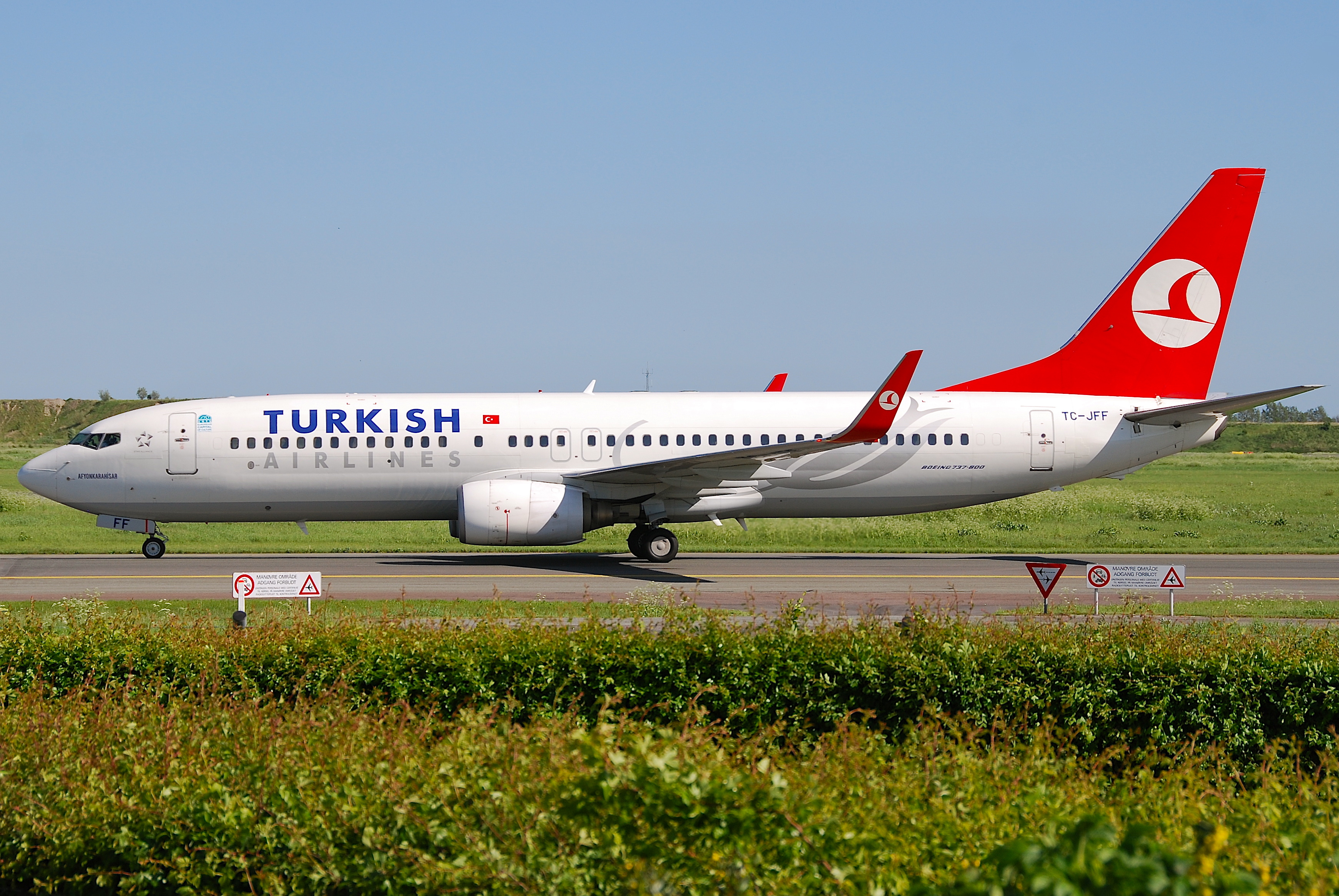 Turkish Airlines Boeing 737-800; TC-JFF@CPH;03.06.2010 574fs (4688494650)