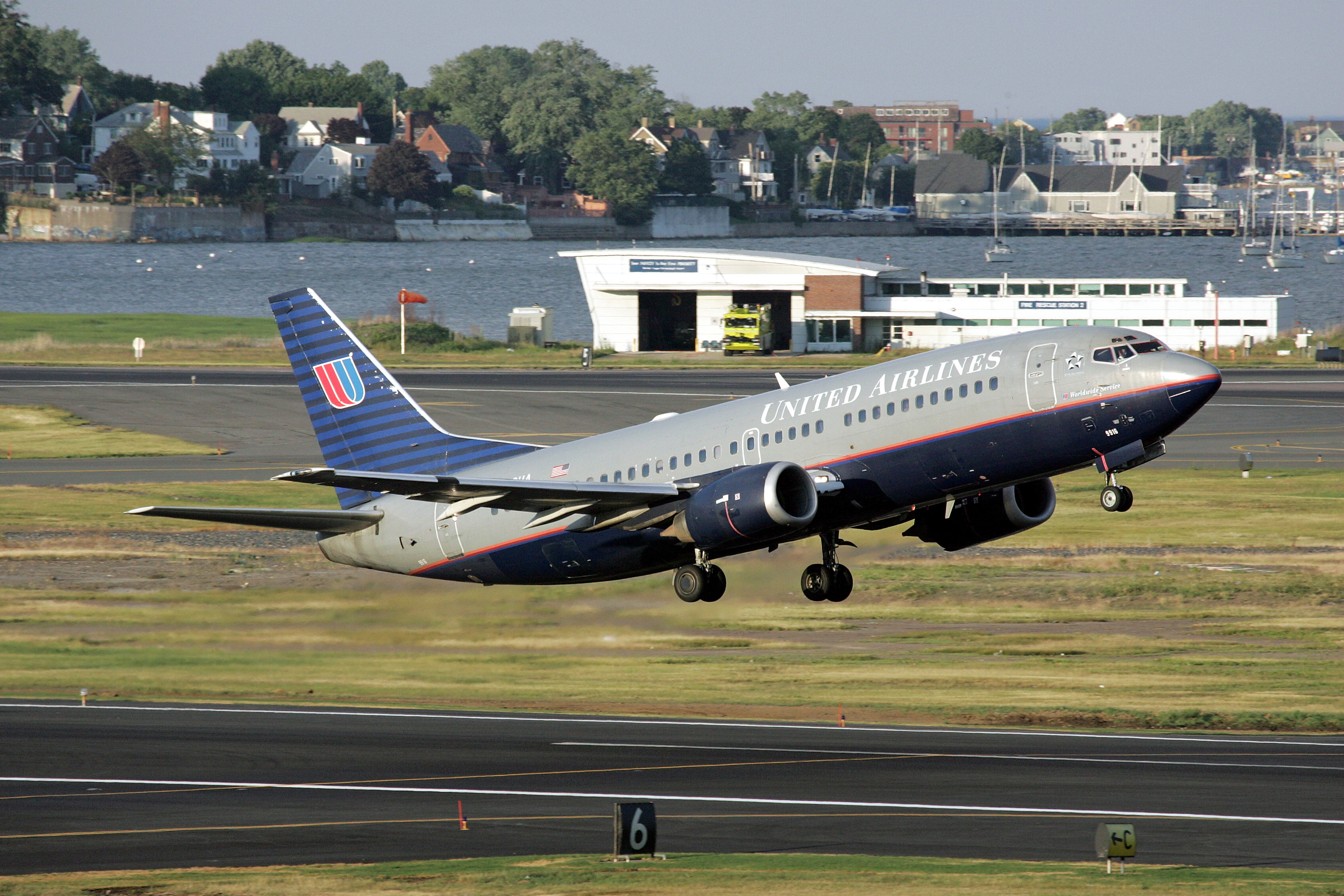 United 737