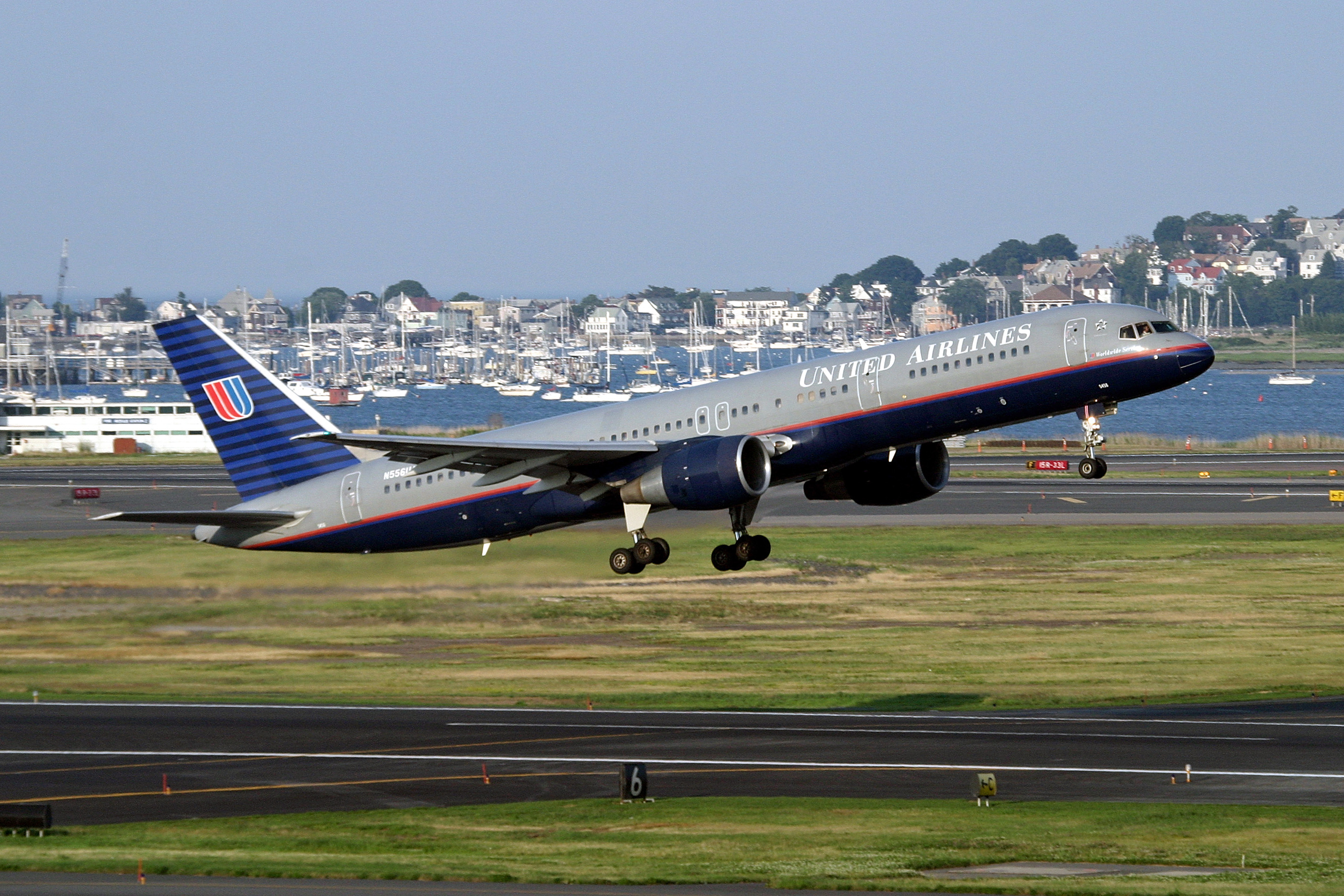 United N556UA 757