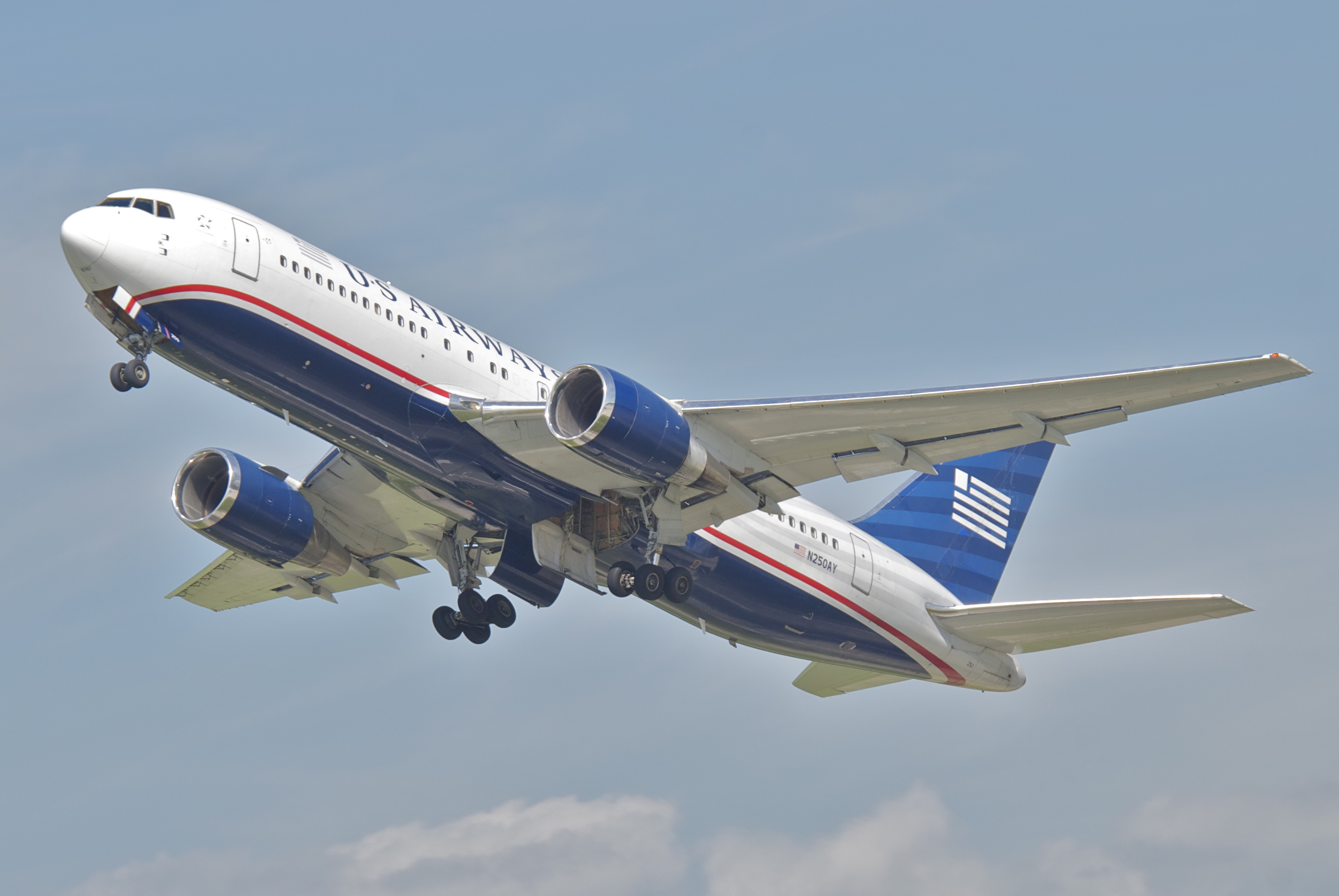 US Airways Boeing 767-200; N250AY@ZRH;15.06.2012 656bl (7375136420)