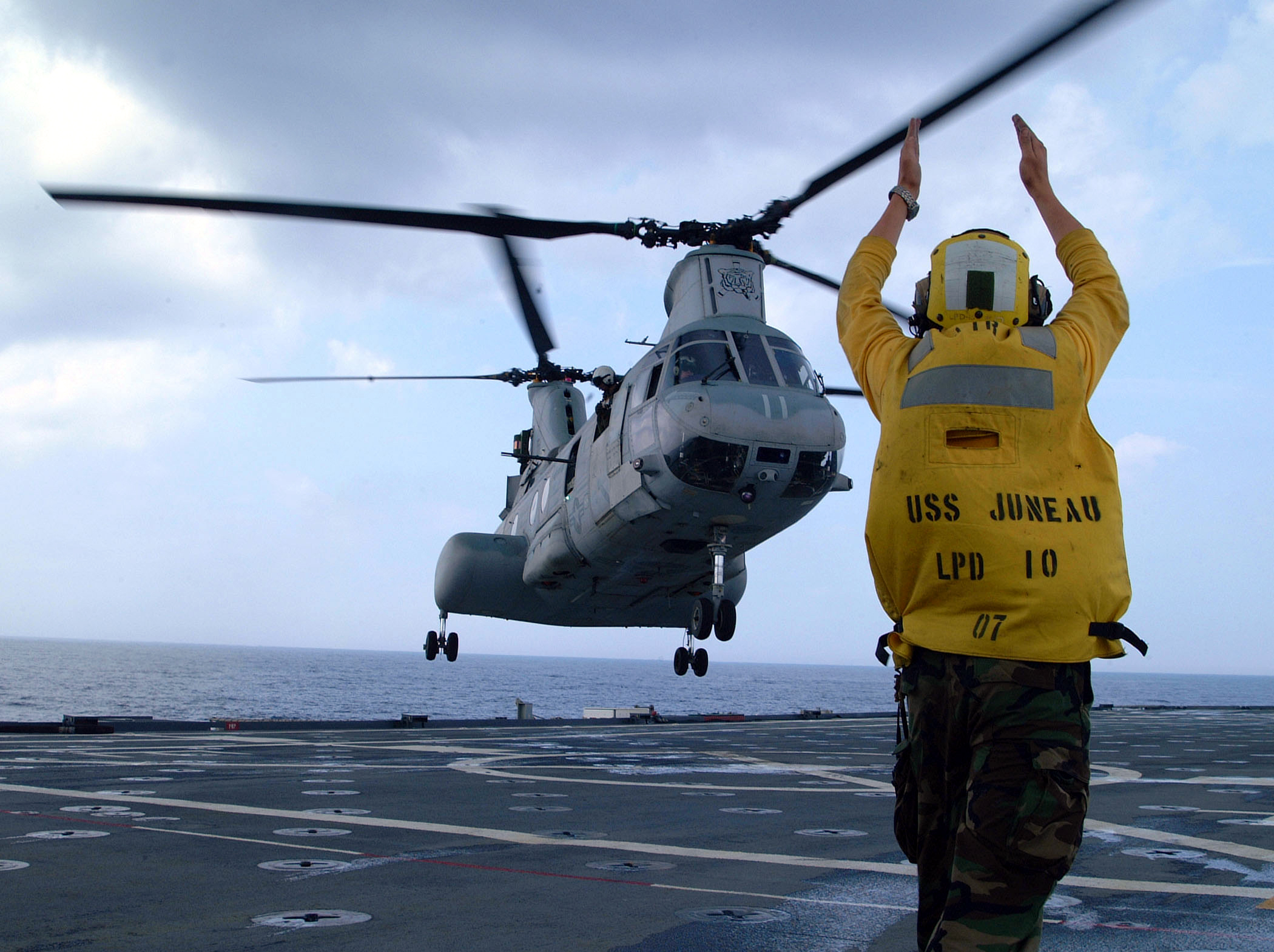 US Navy 020408-N-0401E-002 USS Juneau - CH-46