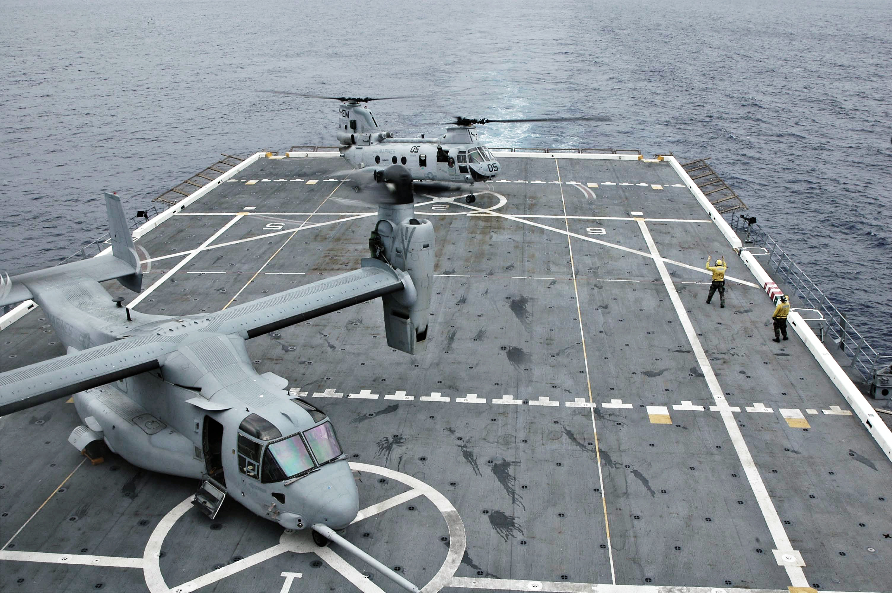 USS San Antonio CH-46 MV-22