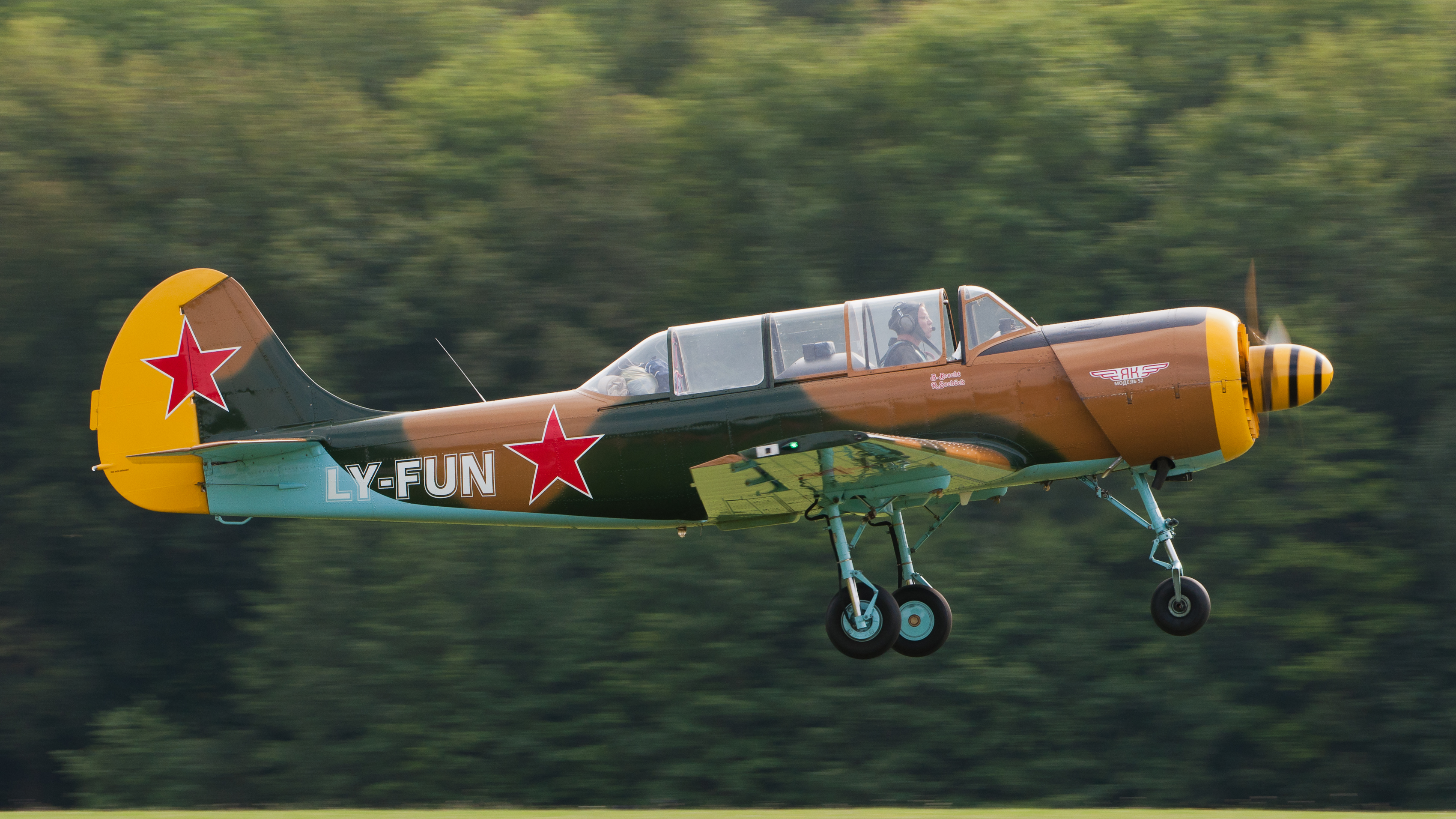 Yak 52 LY-FUN OTT 2013 04