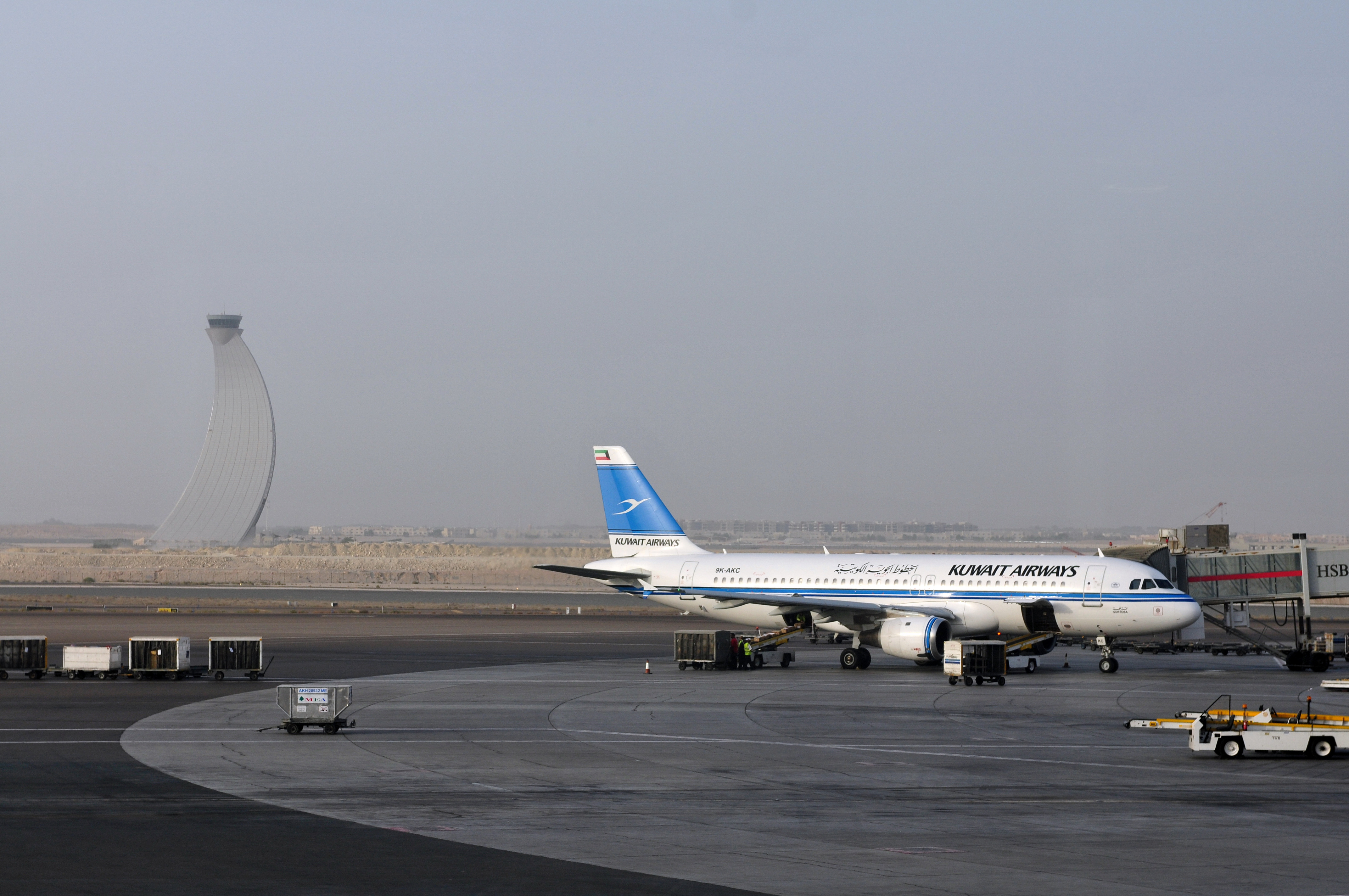 13-08-06-abu-dhabi-airport-31