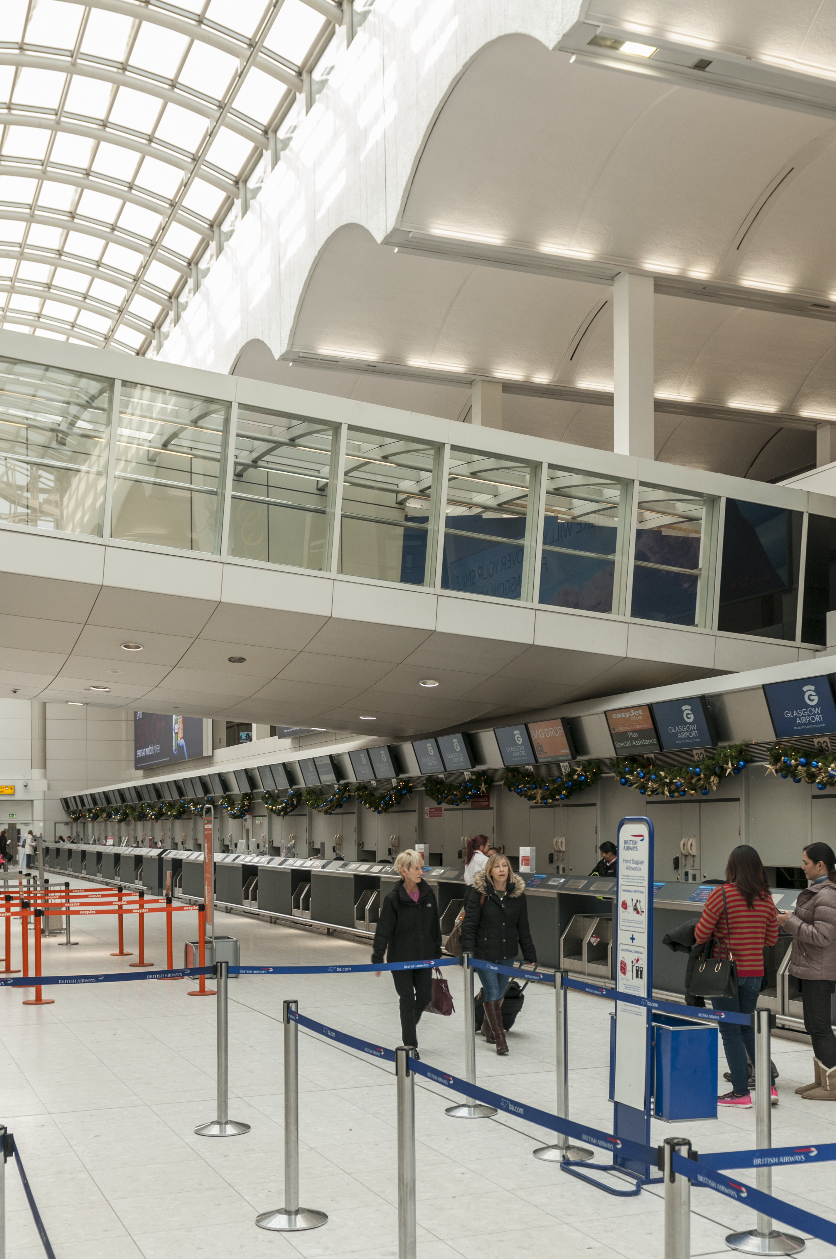 16-11-15-Glasgow Airport-RR2 7009