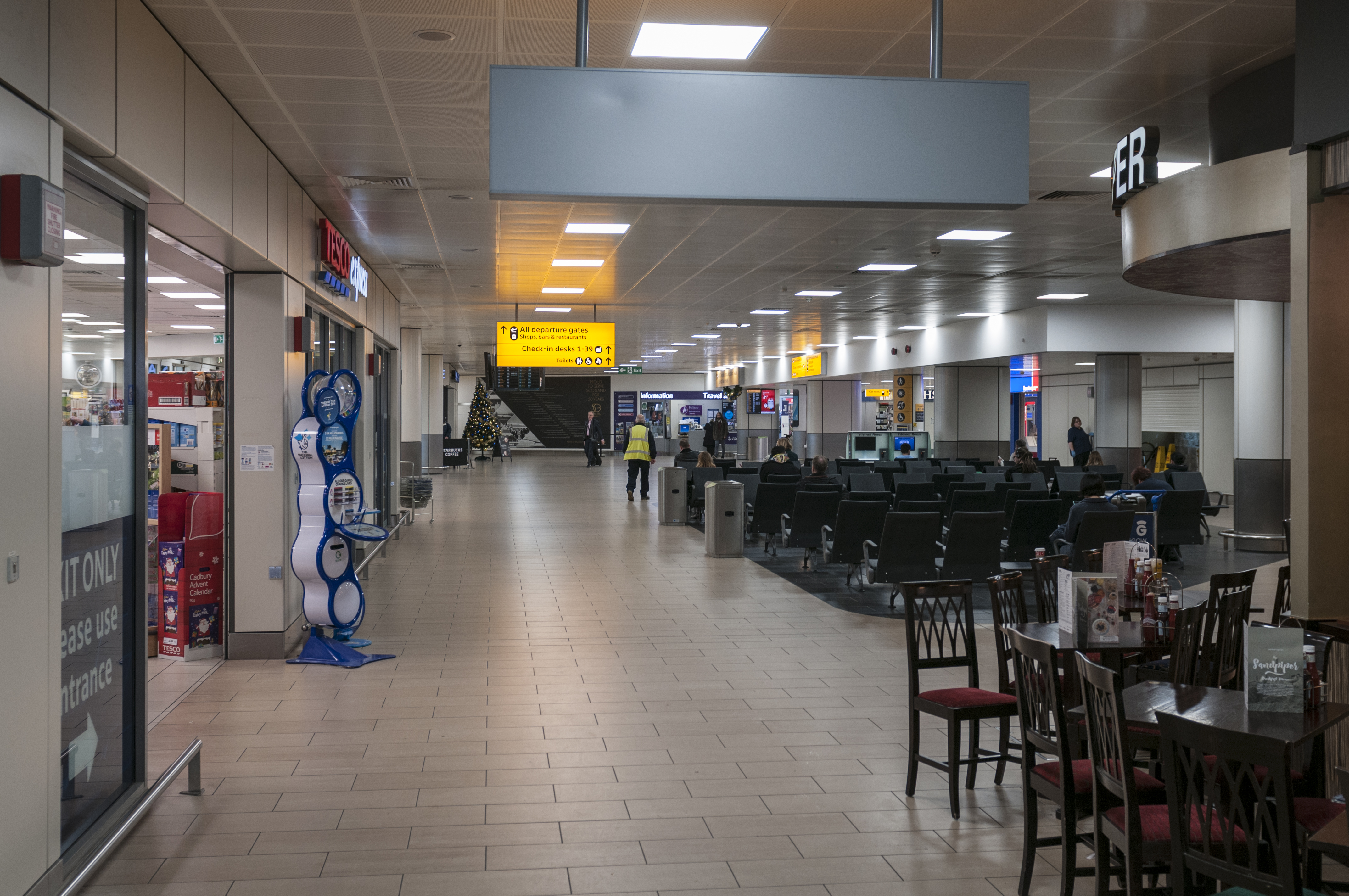 16-11-16-Glasgow Airport-RR2 7314