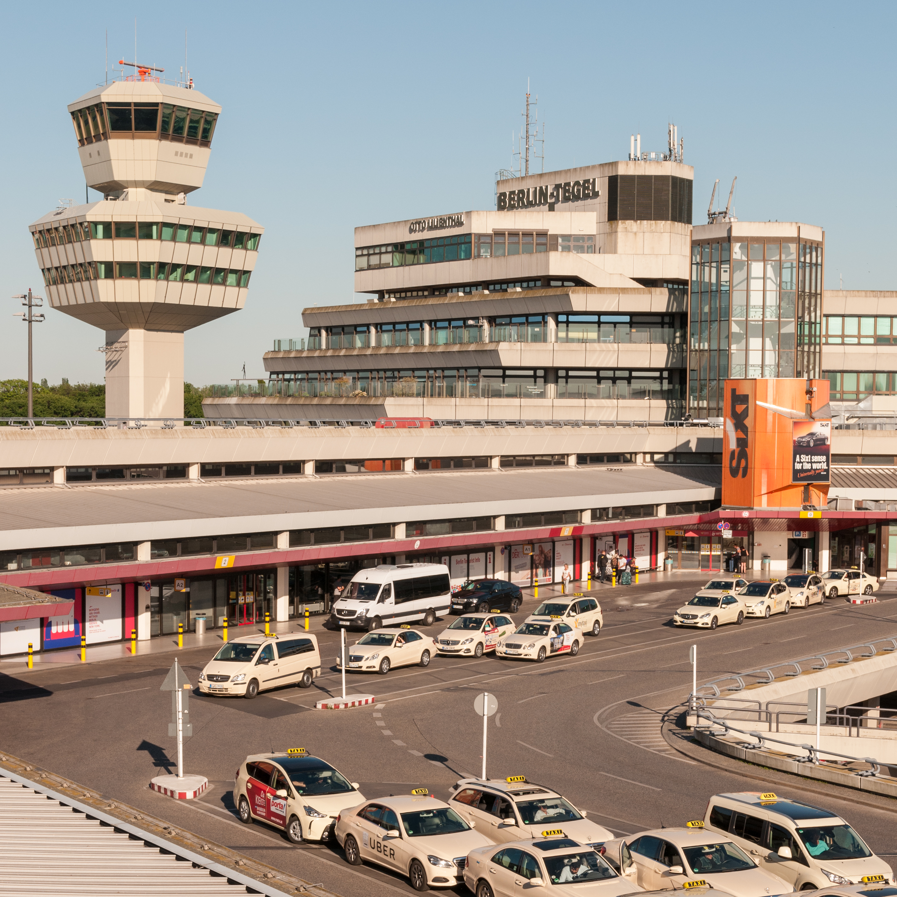 17-05-27-Flughafen Berlin TXL-a RR71294